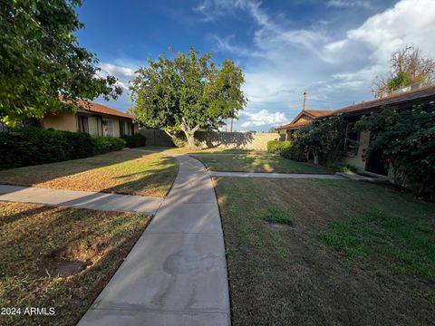 Townhouse in Phoenix AZ 2524 22ND Avenue 4.jpg