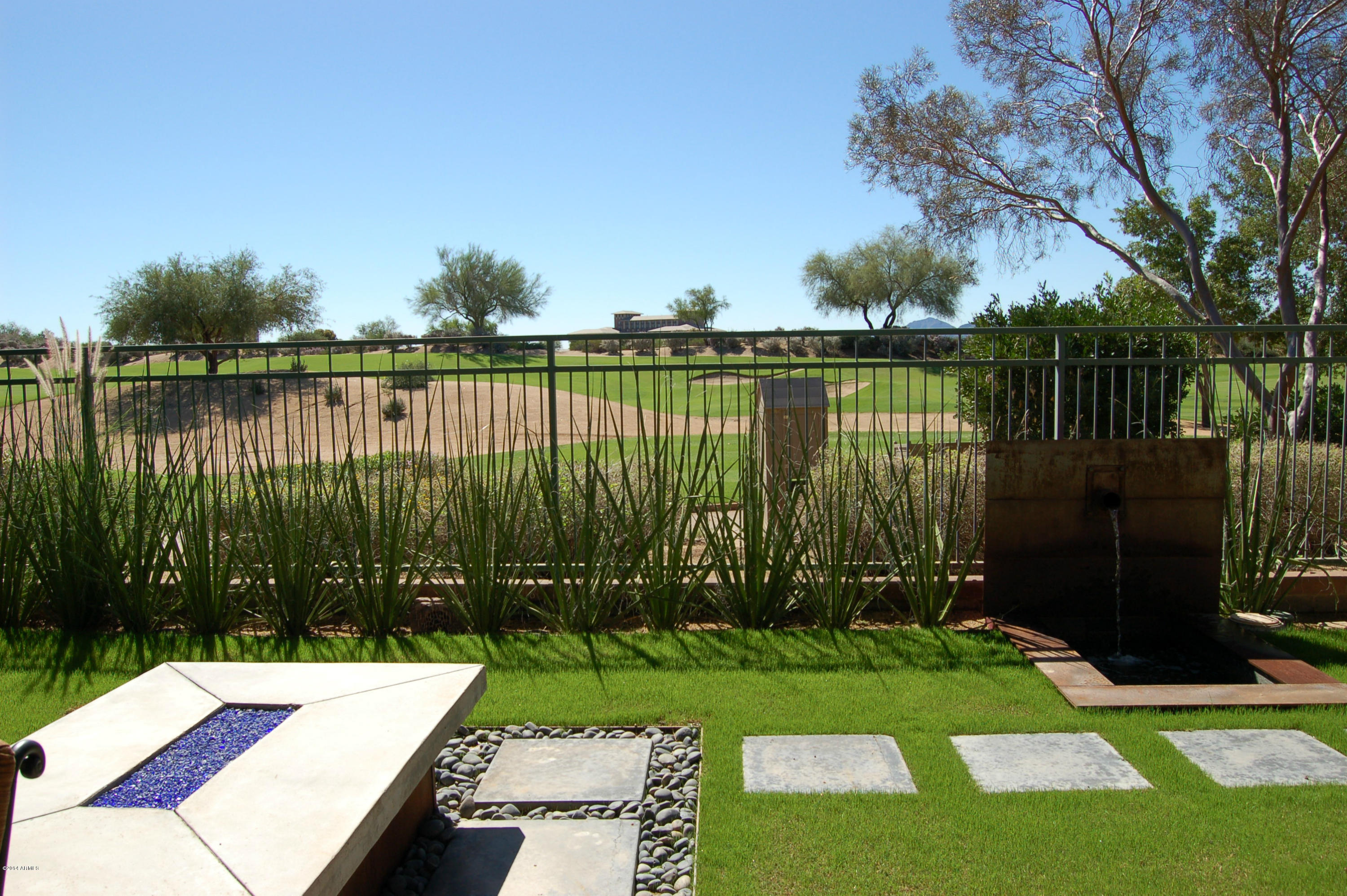 6833 E MONTREAL Place