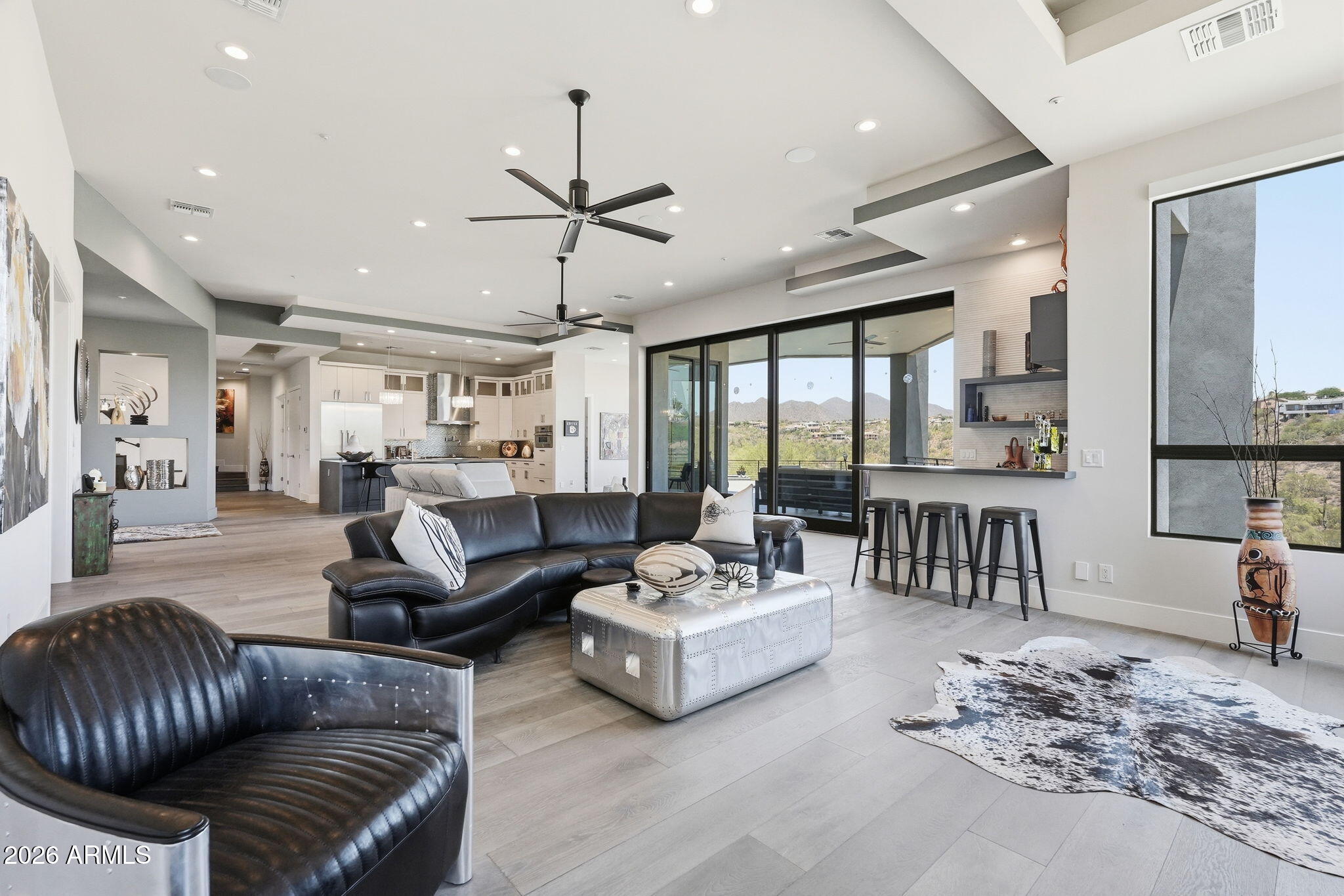 PALATIAL ESTATES - Residential