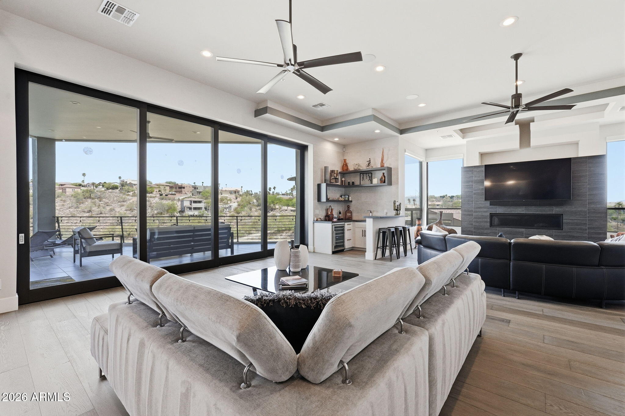 PALATIAL ESTATES - Residential