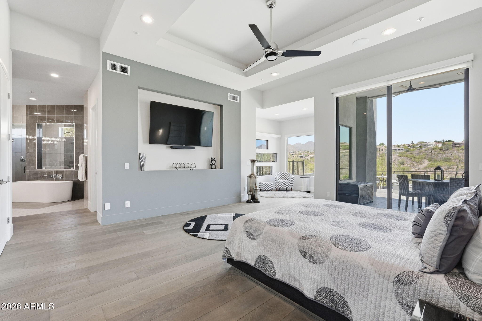 PALATIAL ESTATES - Residential