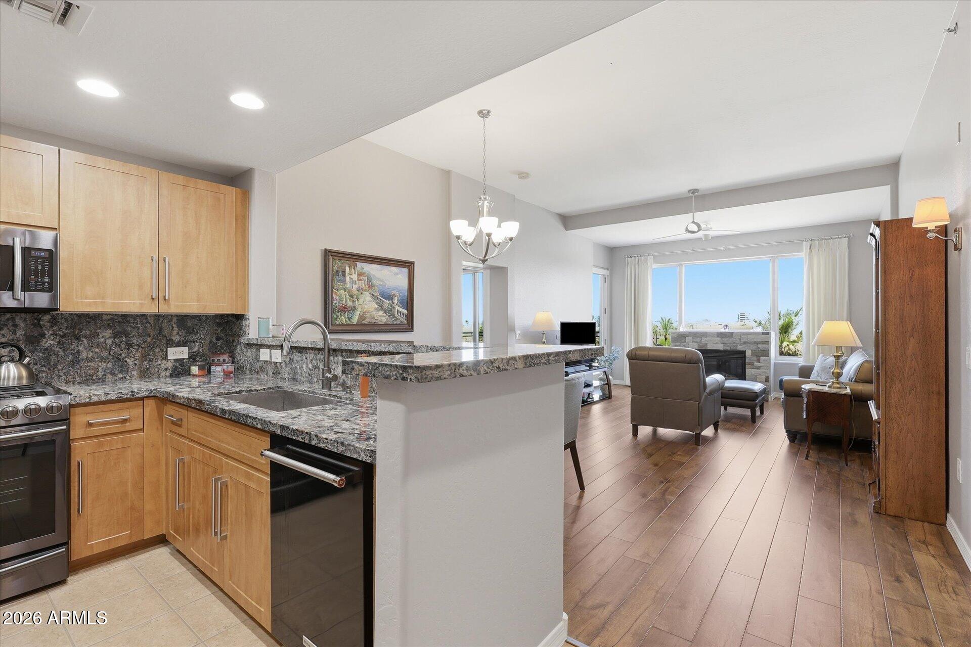 17 W VERNON Avenue 514