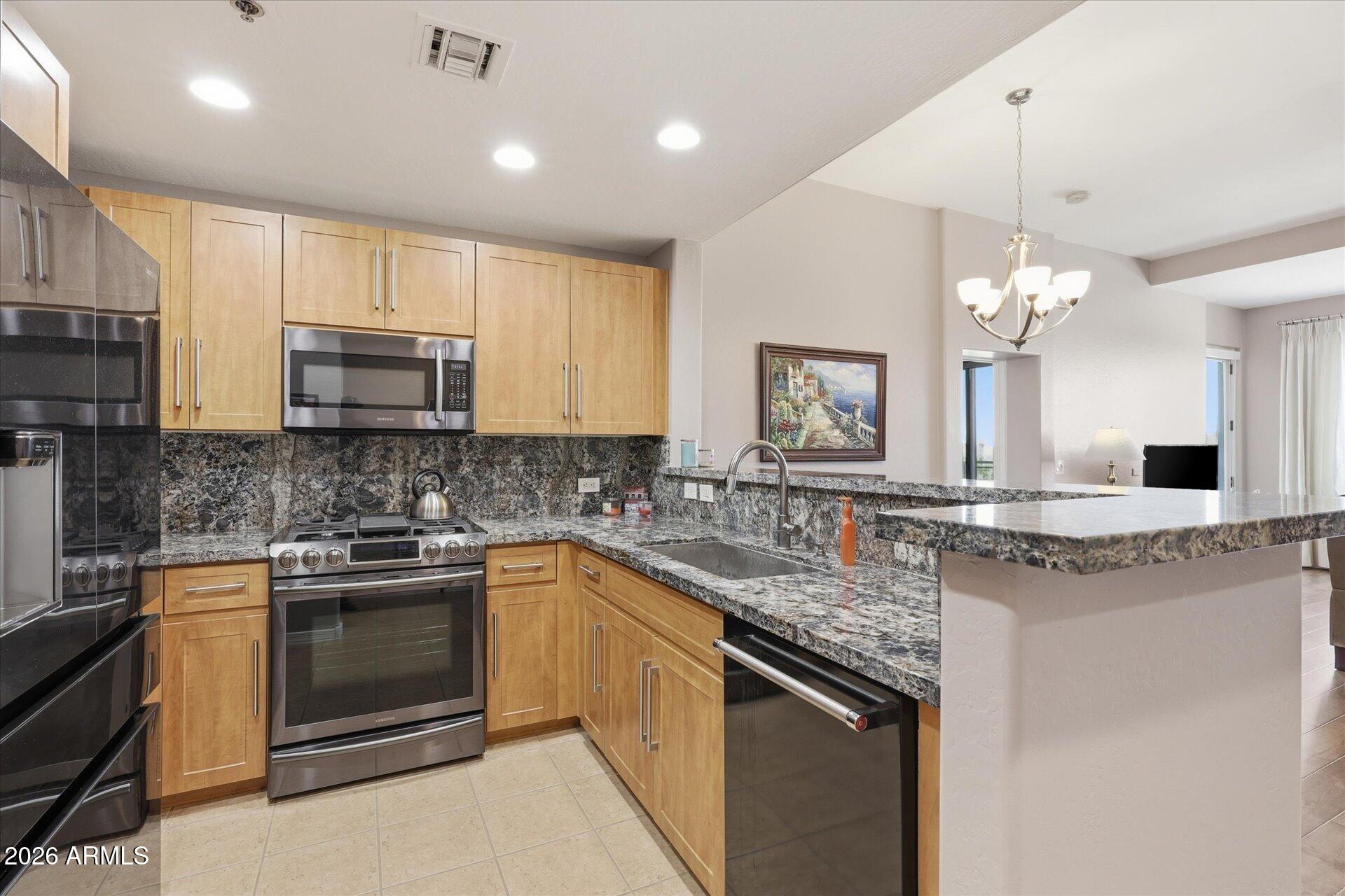 17 W VERNON Avenue 514