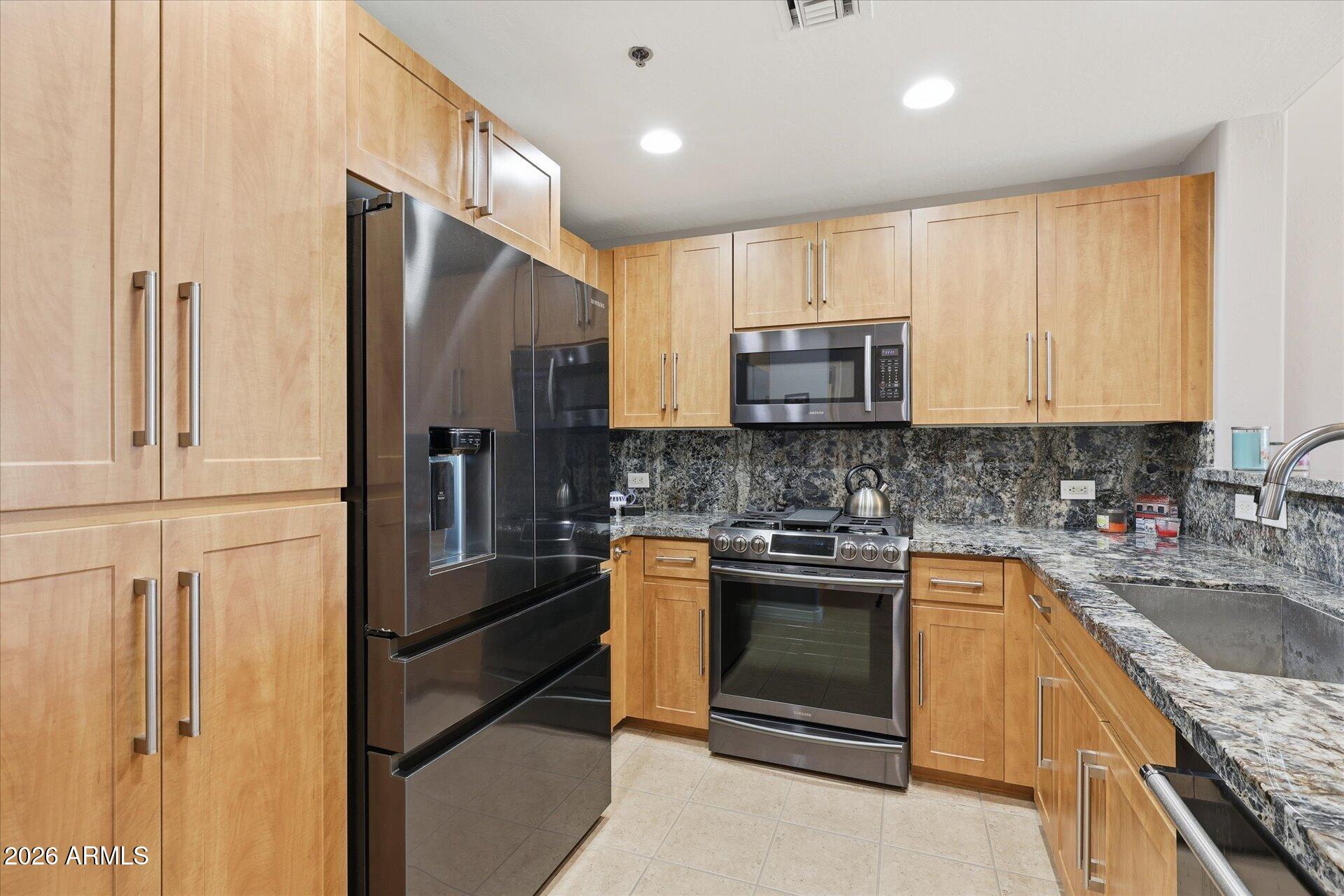 17 W VERNON Avenue 514
