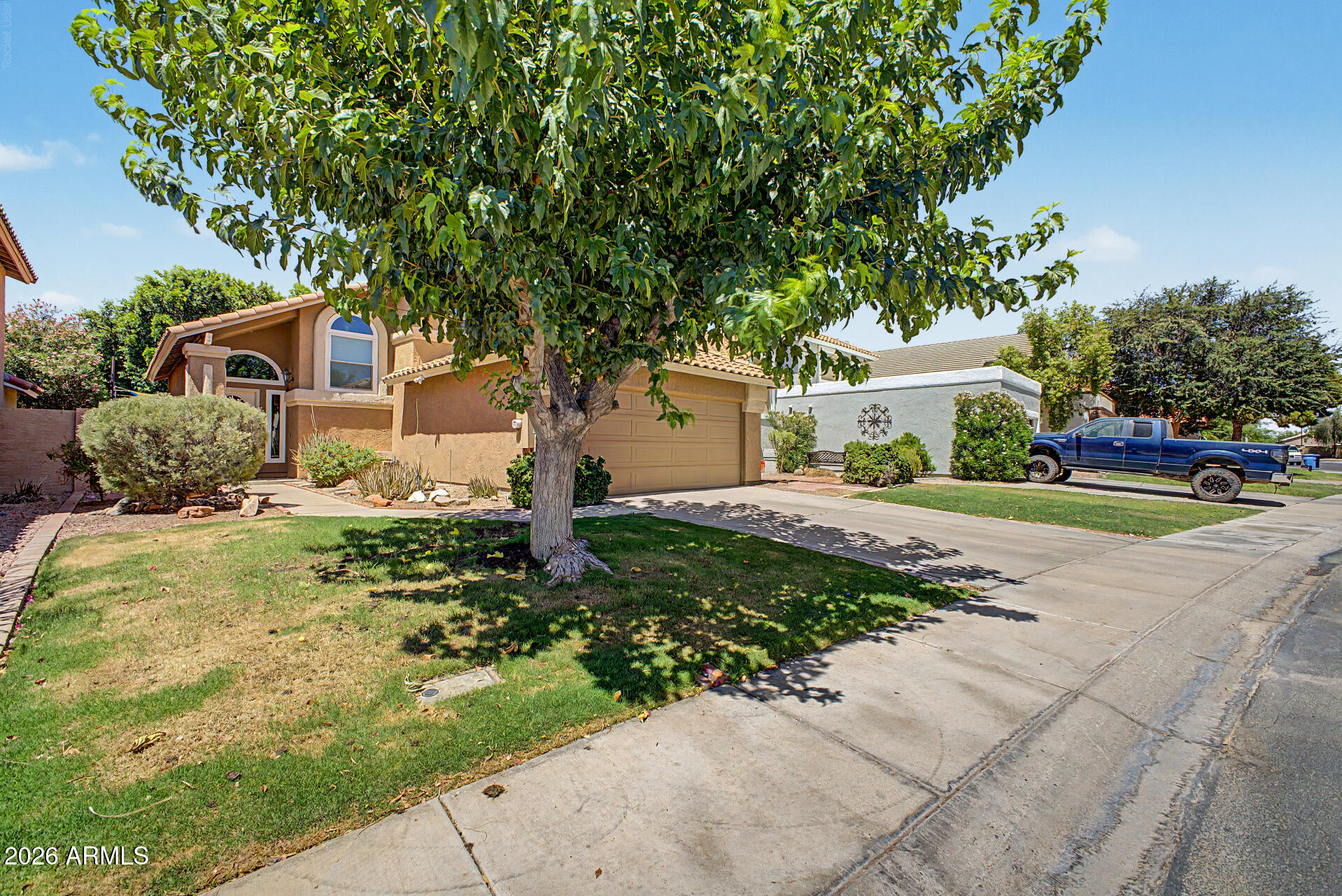 842 W SUN COAST Drive