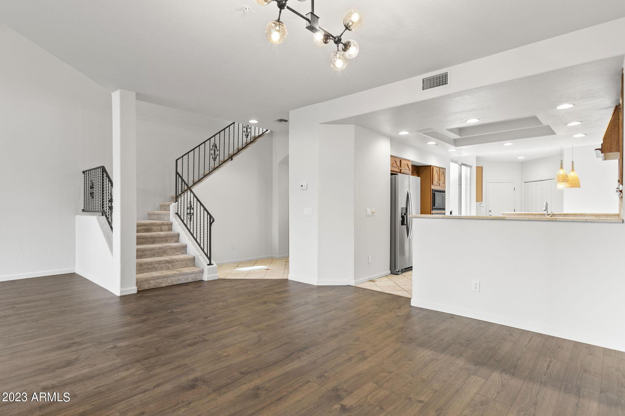 20802 N GRAYHAWK Drive 1002