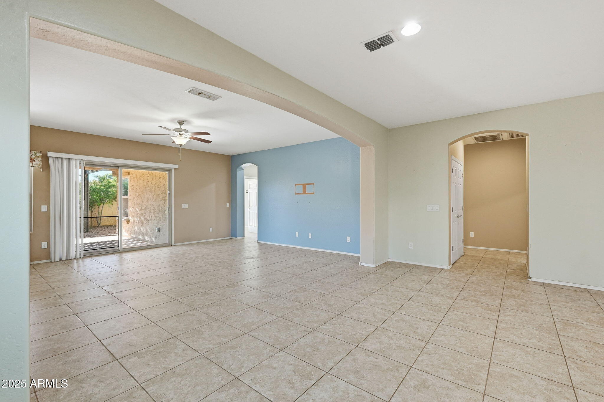 17517 W PINNACLE VISTA Drive