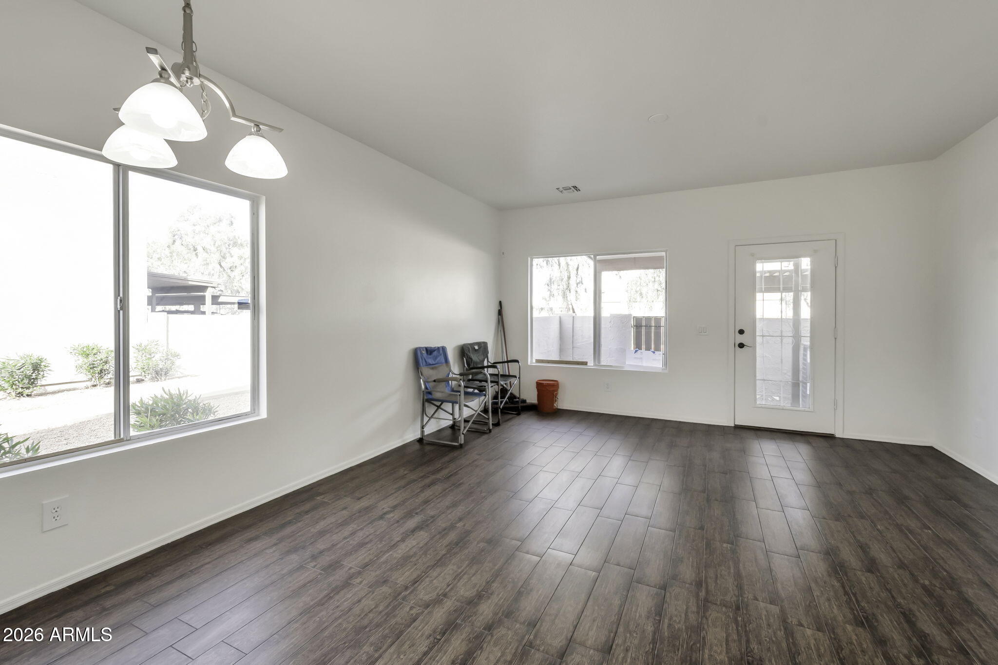 1961 N HARTFORD Street 1191