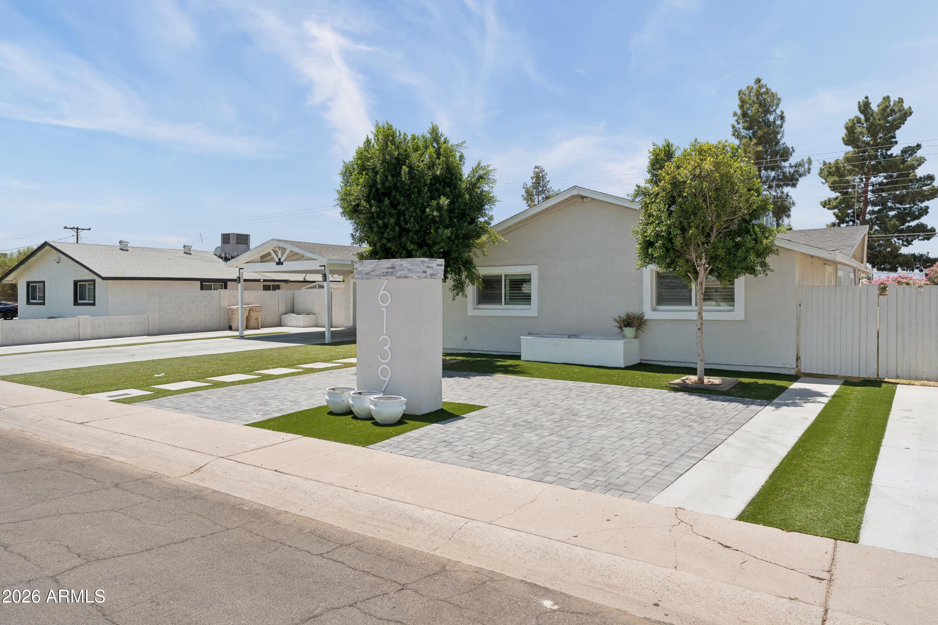 6139 W COLTER Street