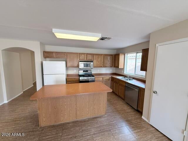 1932 W ALTA VISTA Road