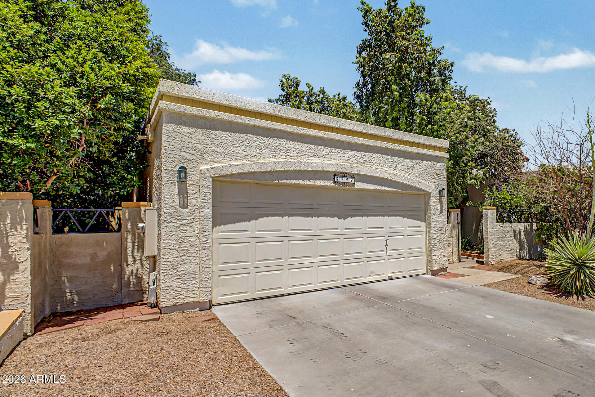 OVERLAND HILLS 2 LOT 320-484 TR A B - Residential