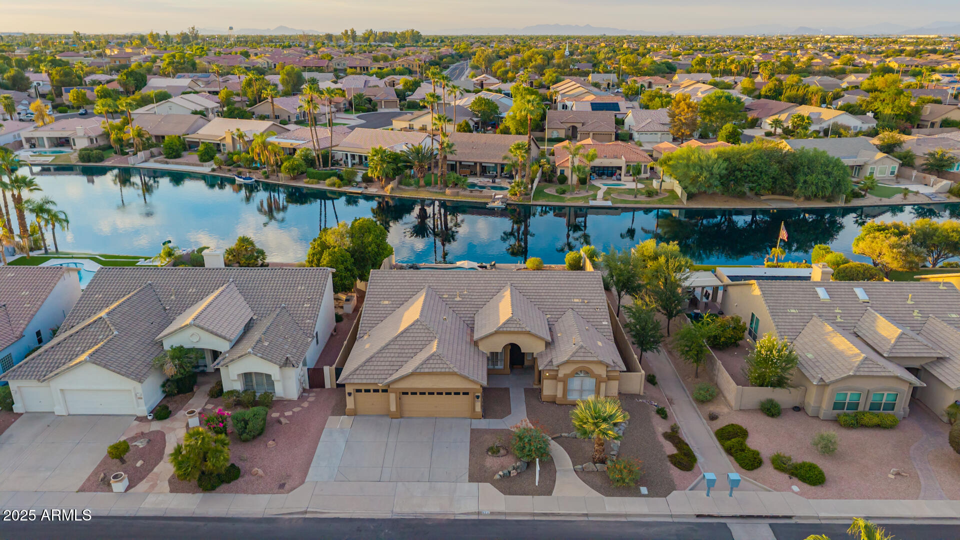 804 W BEECHNUT Drive