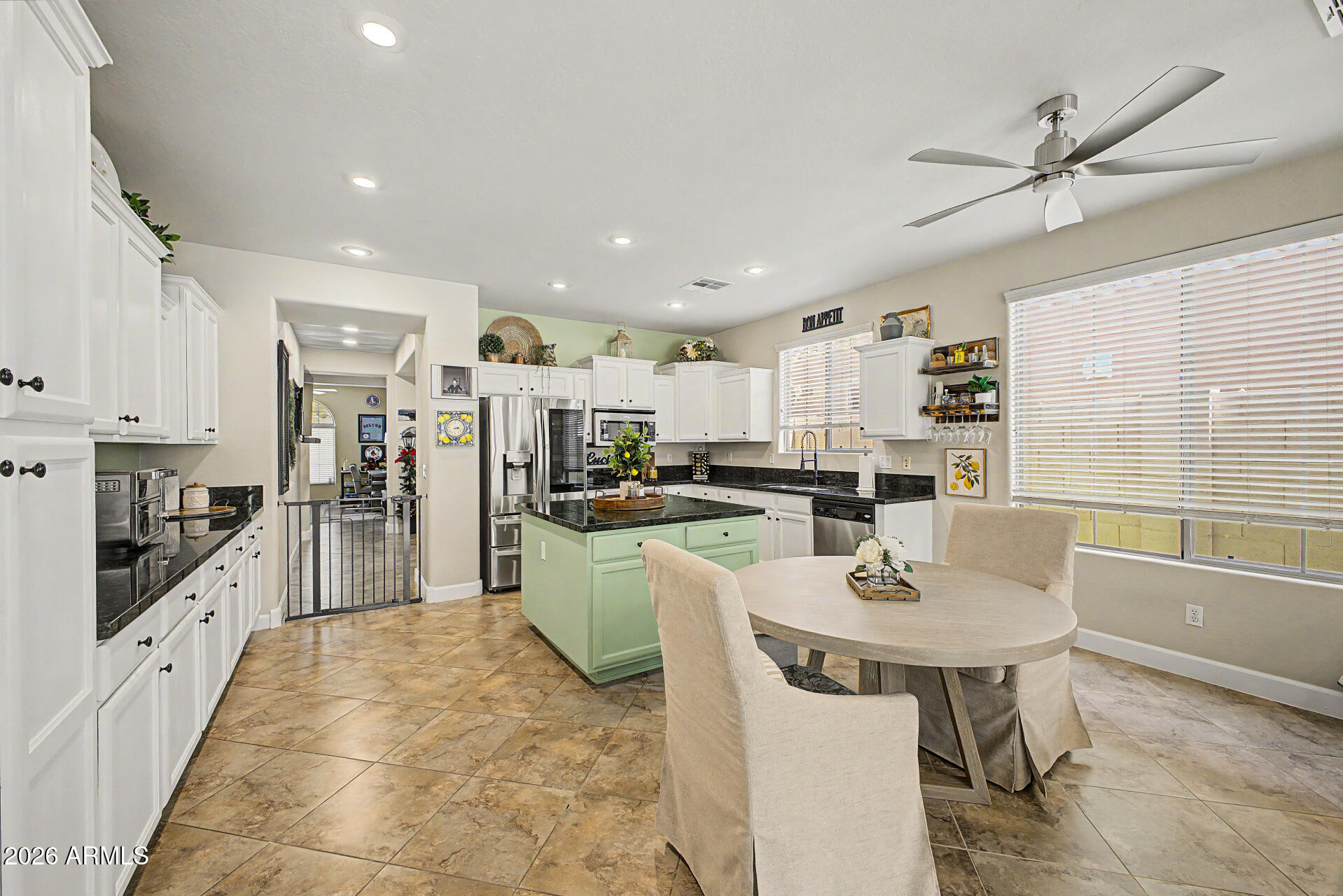 3320 S SUNLAND Drive