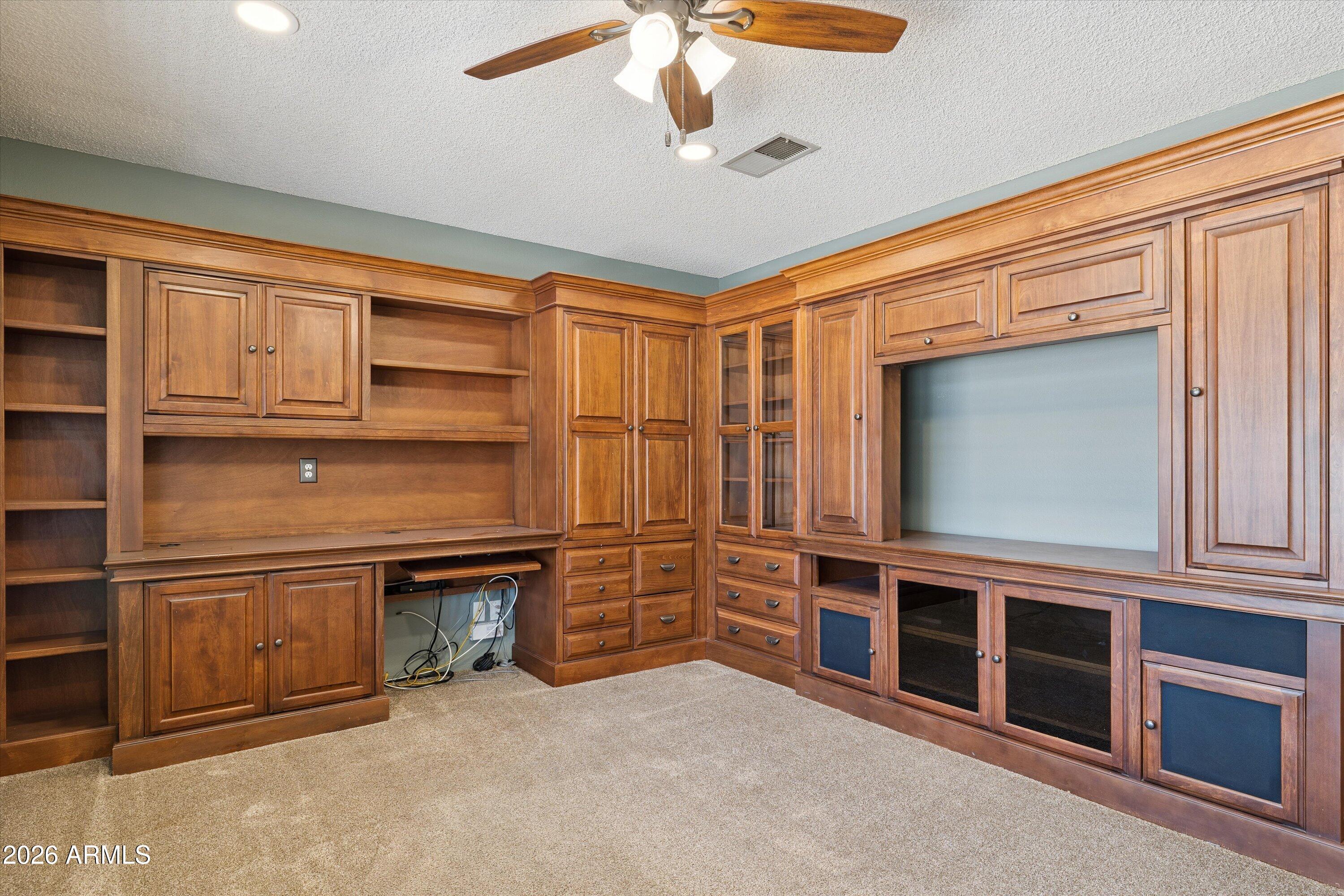 3526 E Sahuaro Drive