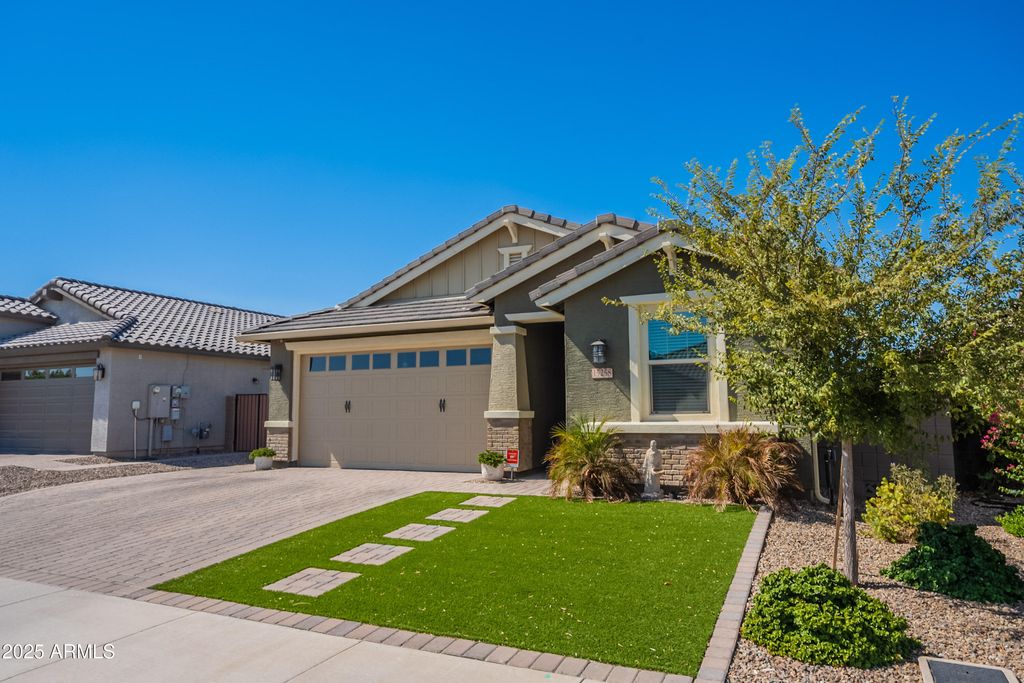 Photo of 15258 W Latham Street, Goodyear, AZ 85338 (MLS # 6909022)