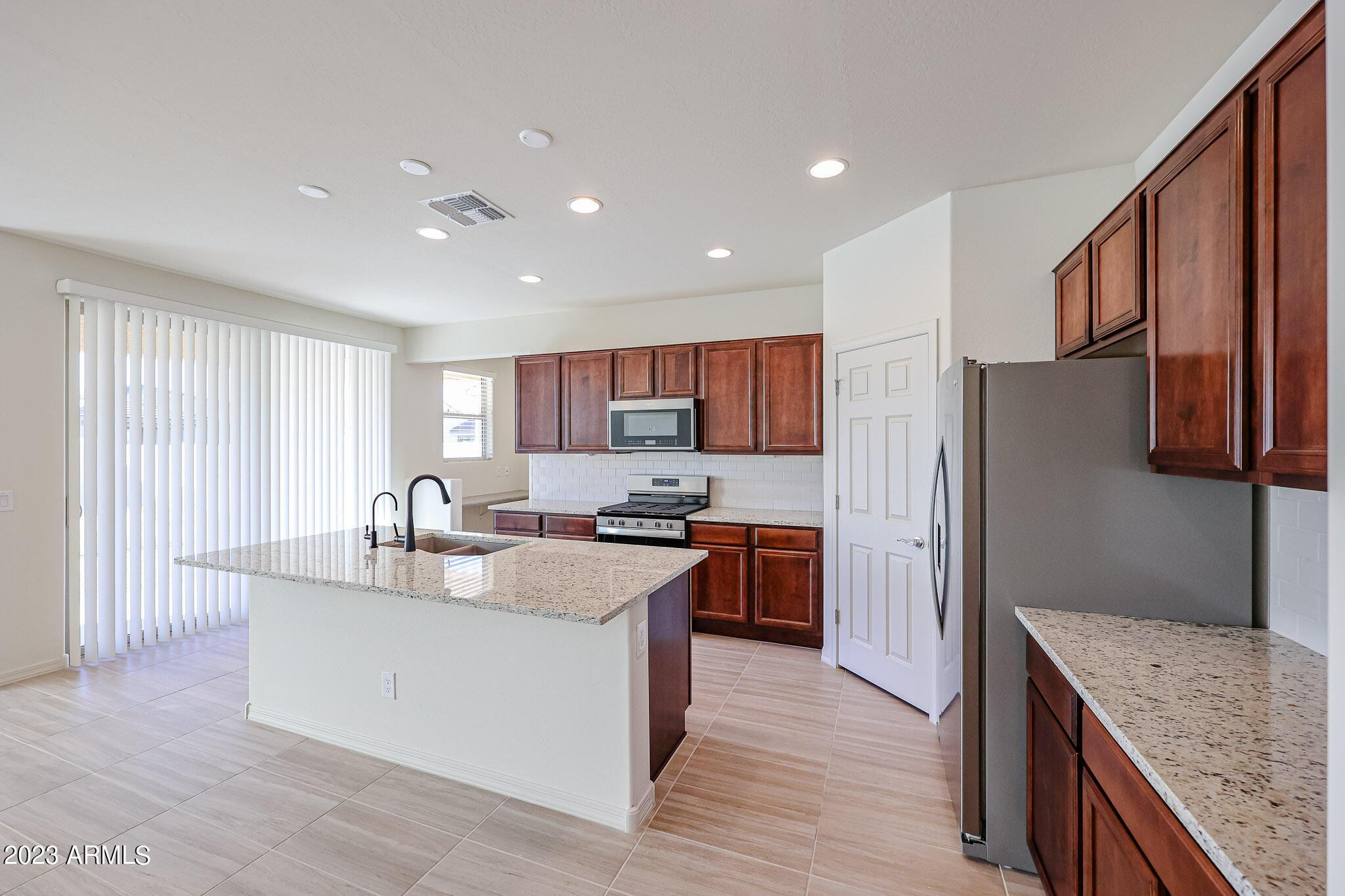 9039 W San Juan Avenue