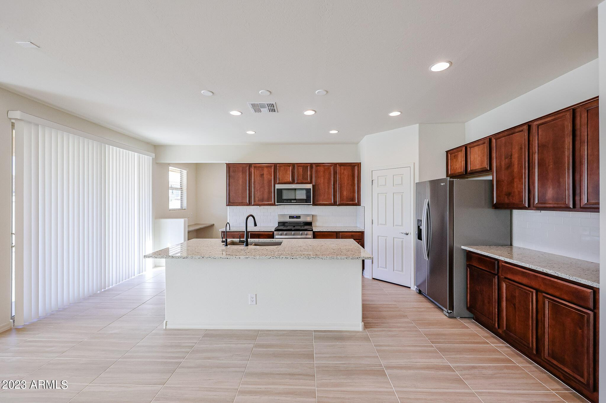 9039 W San Juan Avenue