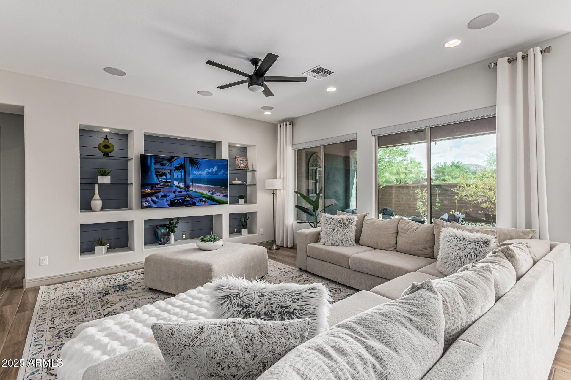 16373 W BEAUTIFUL Lane