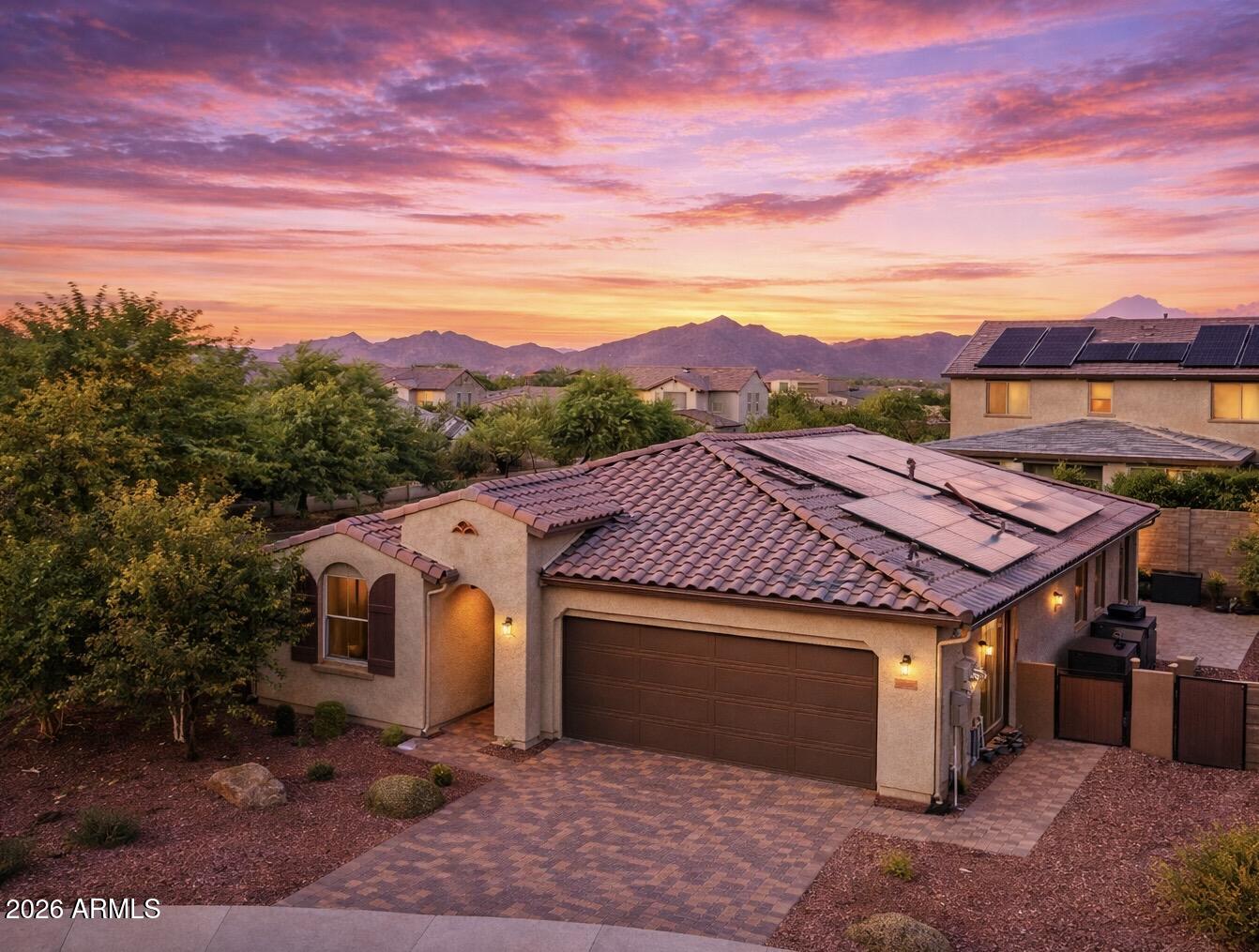 10052 W FOOTHILL Drive