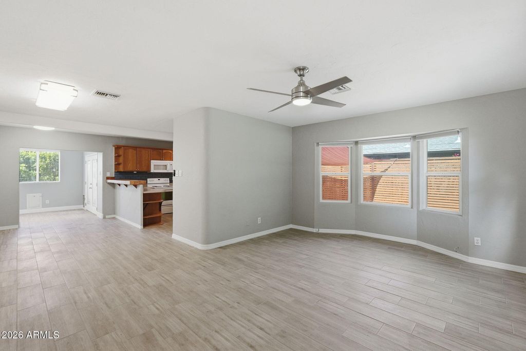 Photo of 1046 E Clarendon Avenue, Phoenix, AZ 85014 (MLS # 7024179)