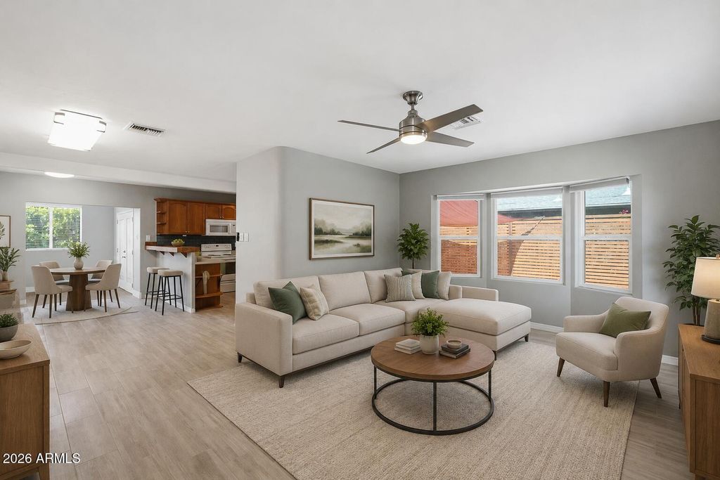 Photo of 1046 E Clarendon Avenue, Phoenix, AZ 85014 (MLS # 7024179)
