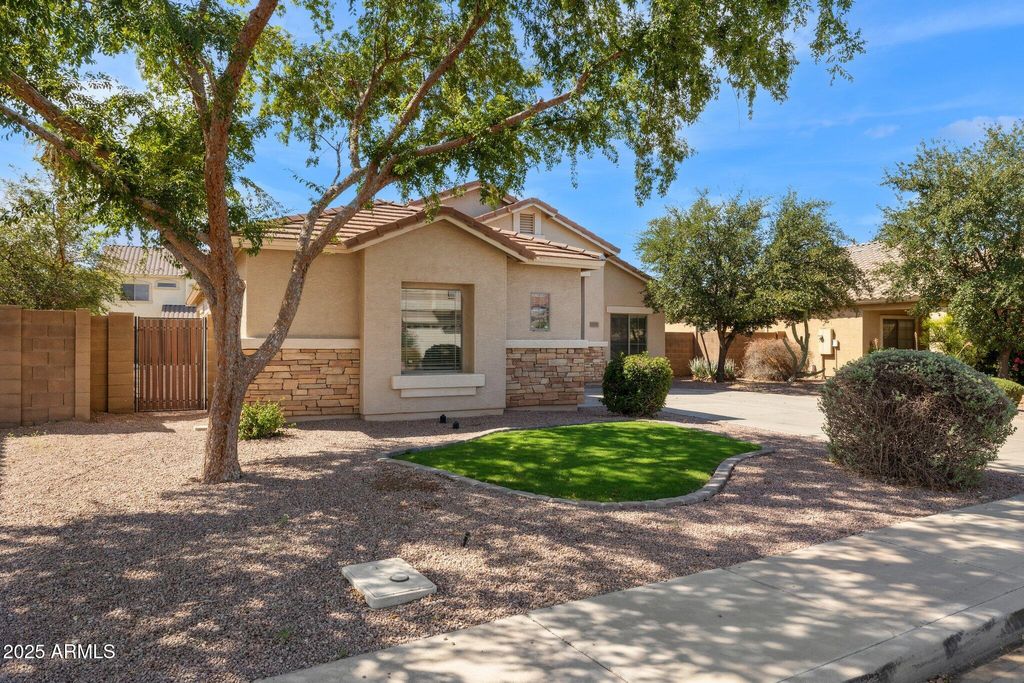 Photo of 4255 E Westchester Drive, Chandler, AZ 85249 (MLS # 6921025)