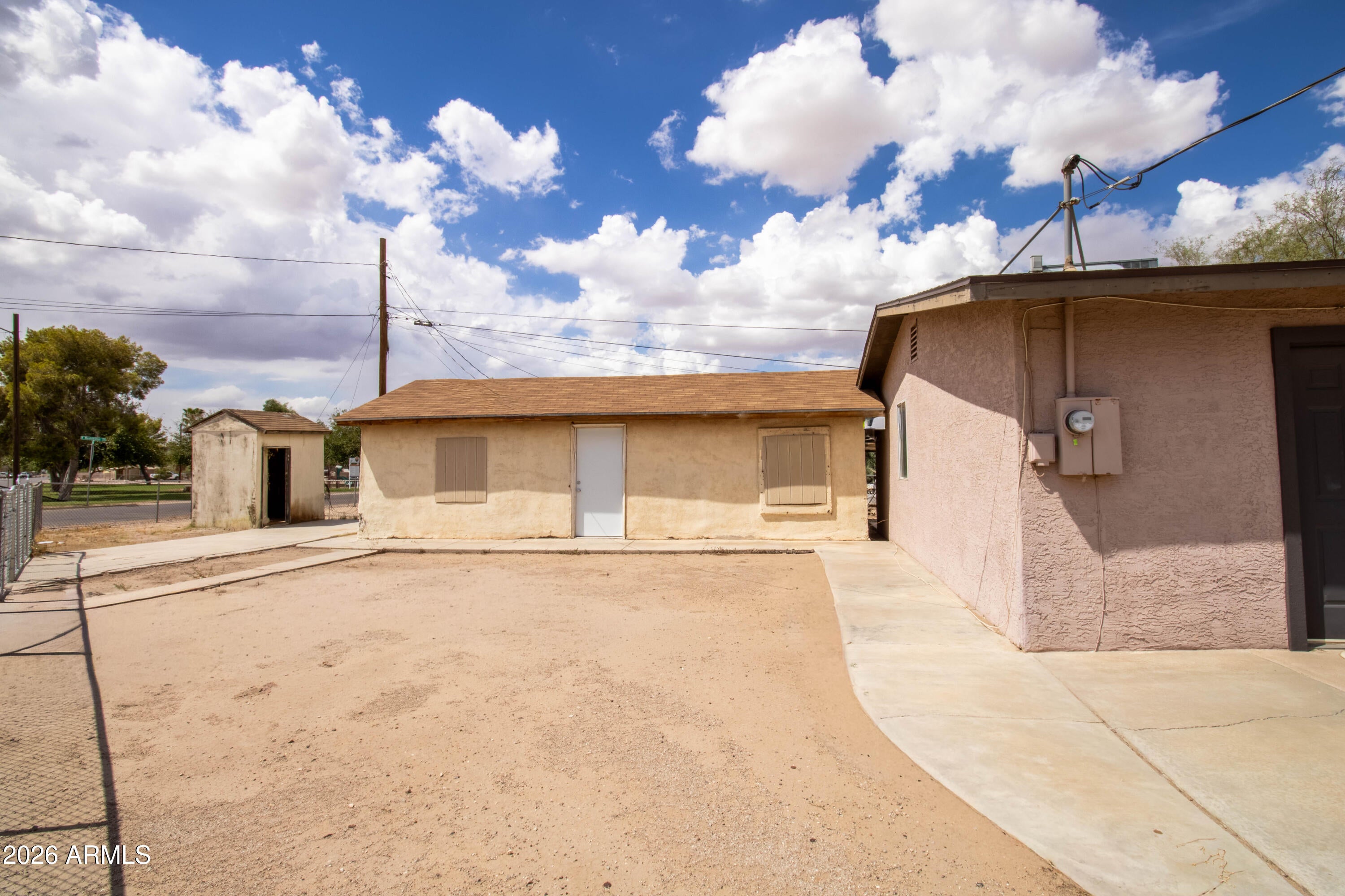 318 W PHOENIX Avenue
