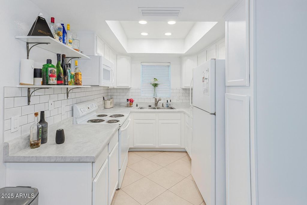 Photo of 8726 N 67th Drive, Peoria, AZ 85345 (MLS # 6921956)
