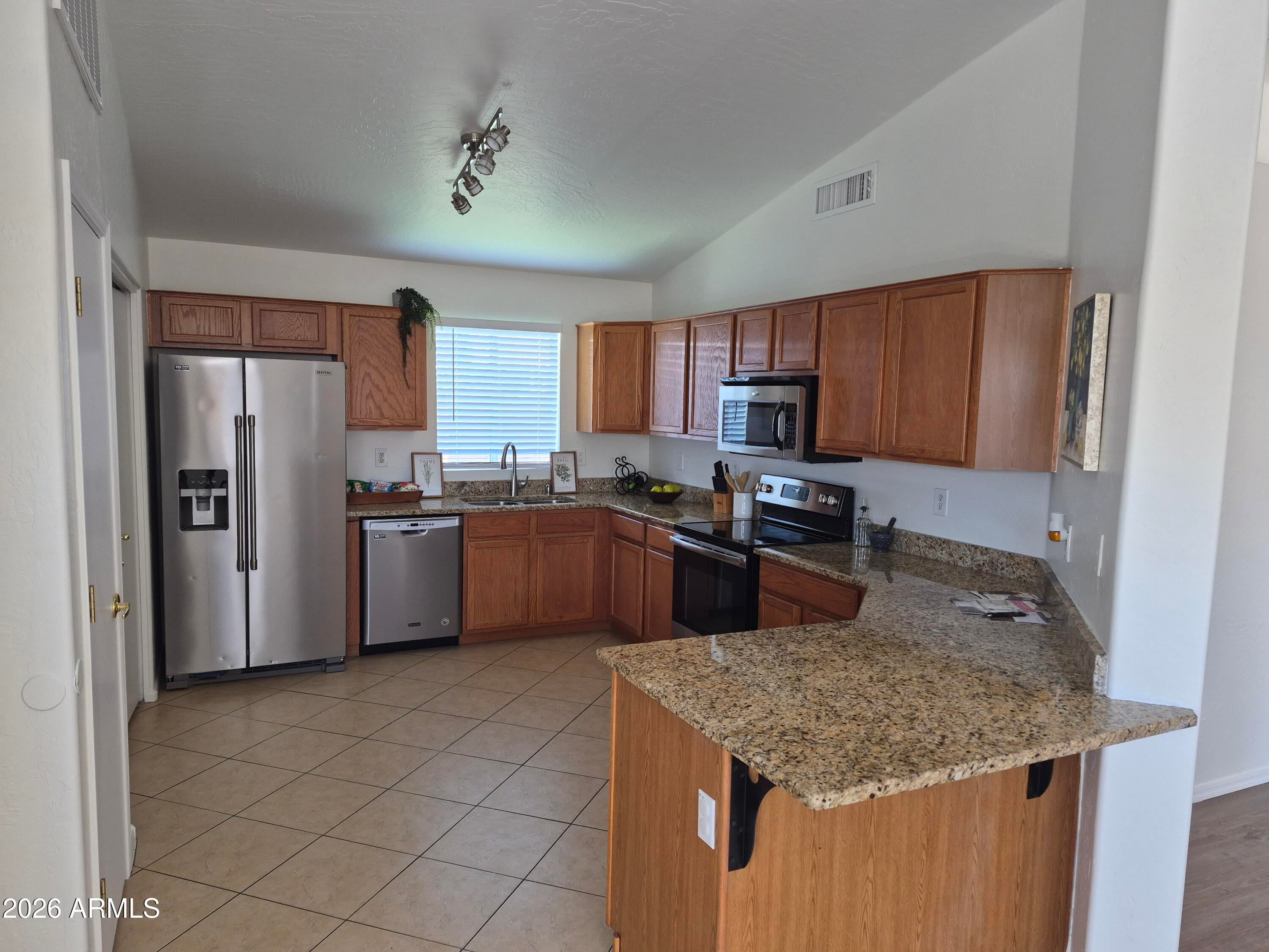 2221 E UNION HILLS Drive 162