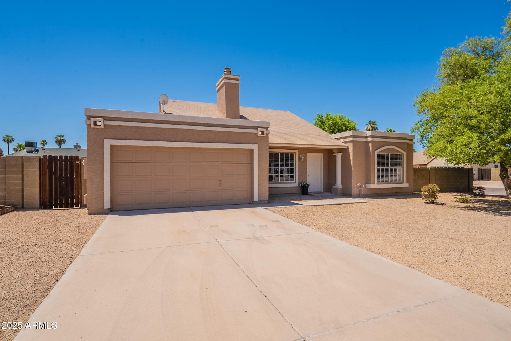 1505 E DIVOT Drive