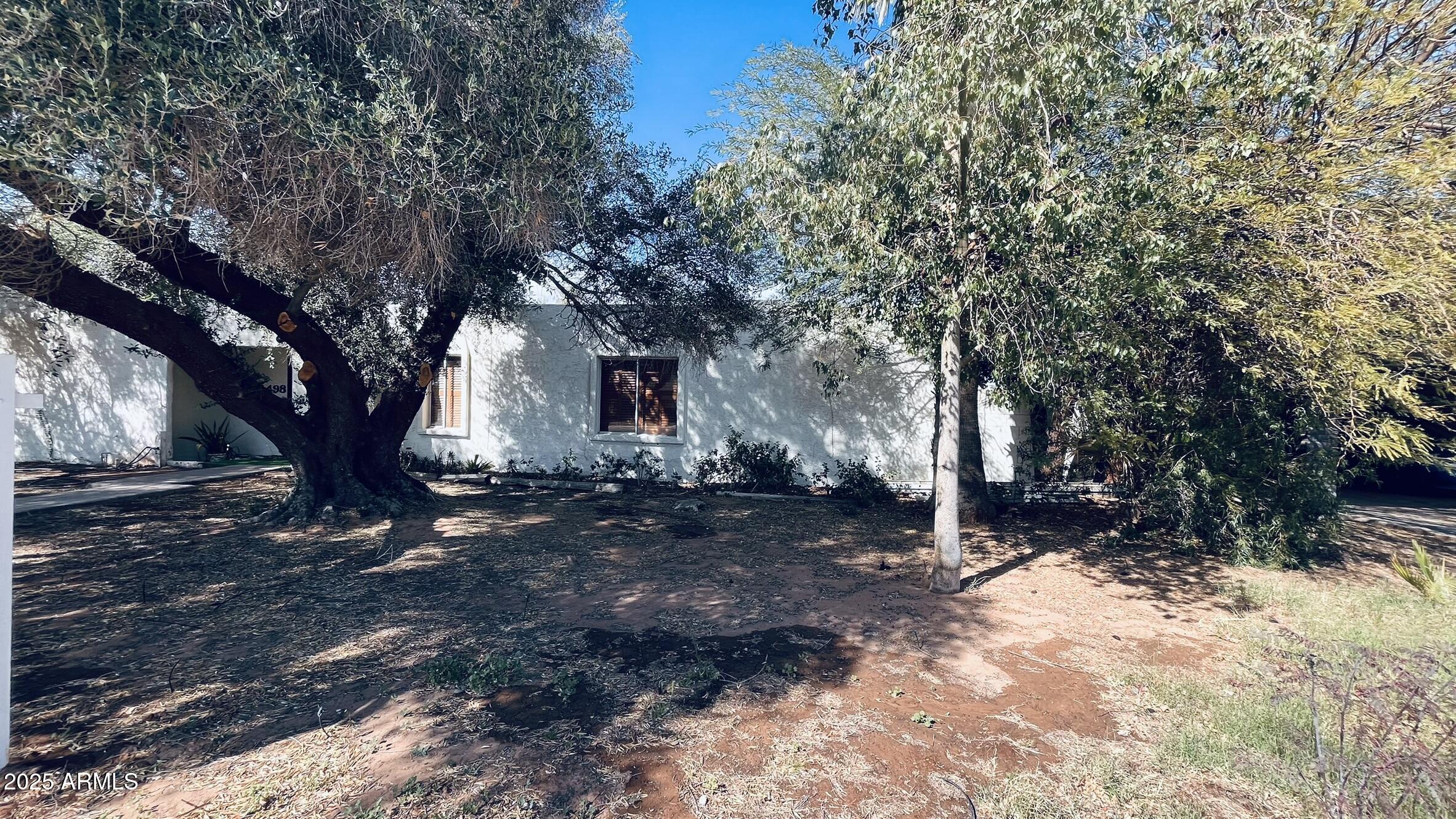 498 W GAIL Drive