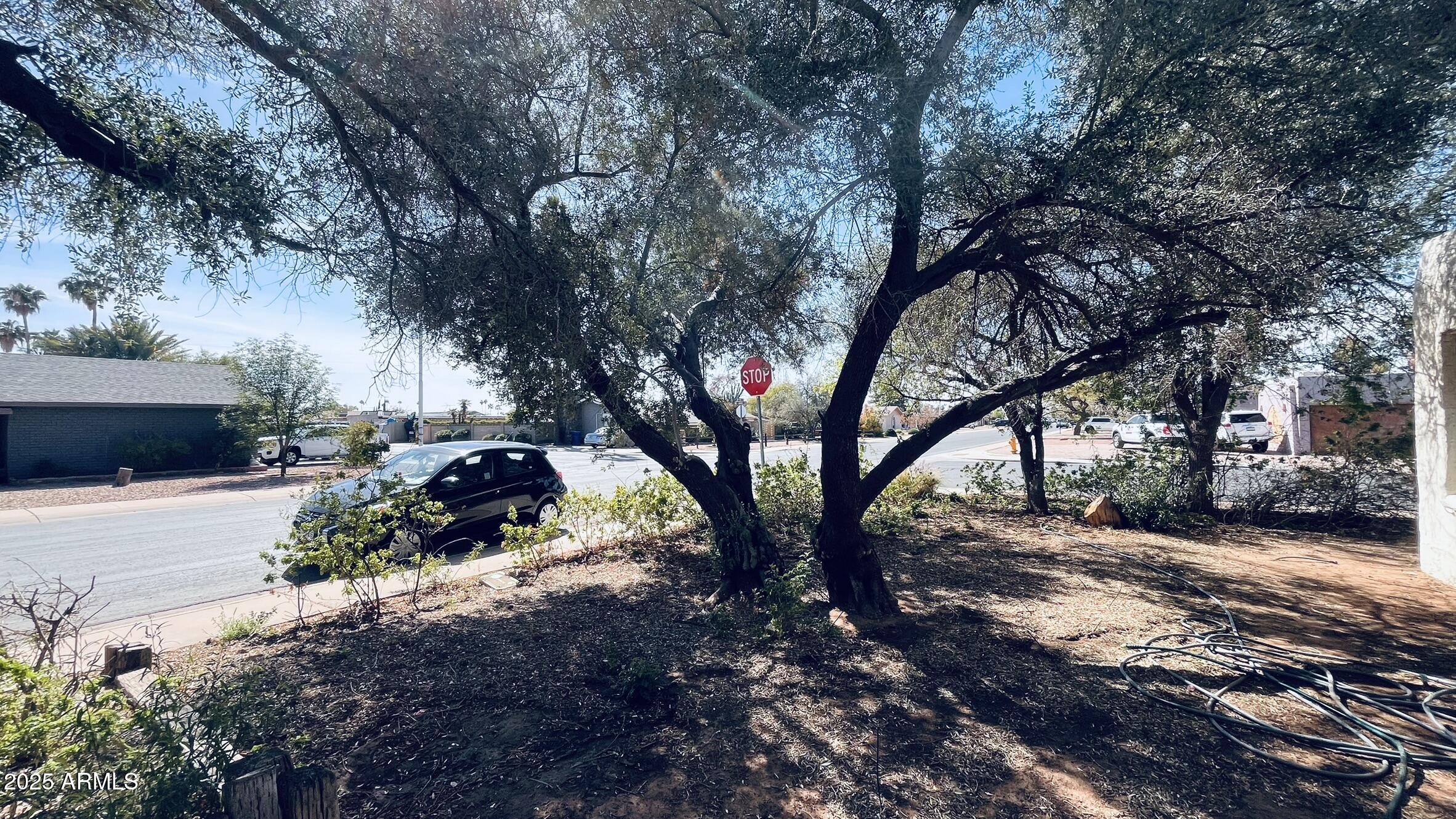 498 W GAIL Drive