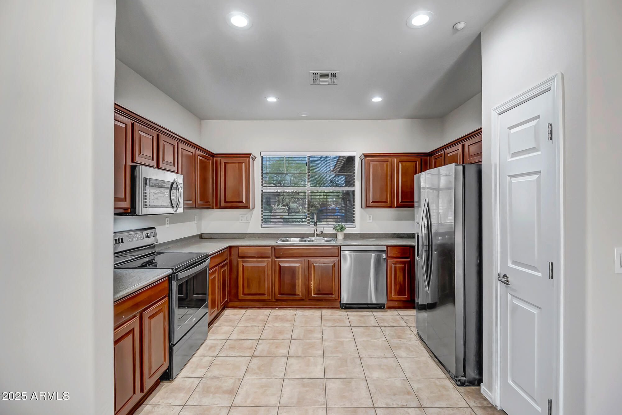 1623 W OWENS Way