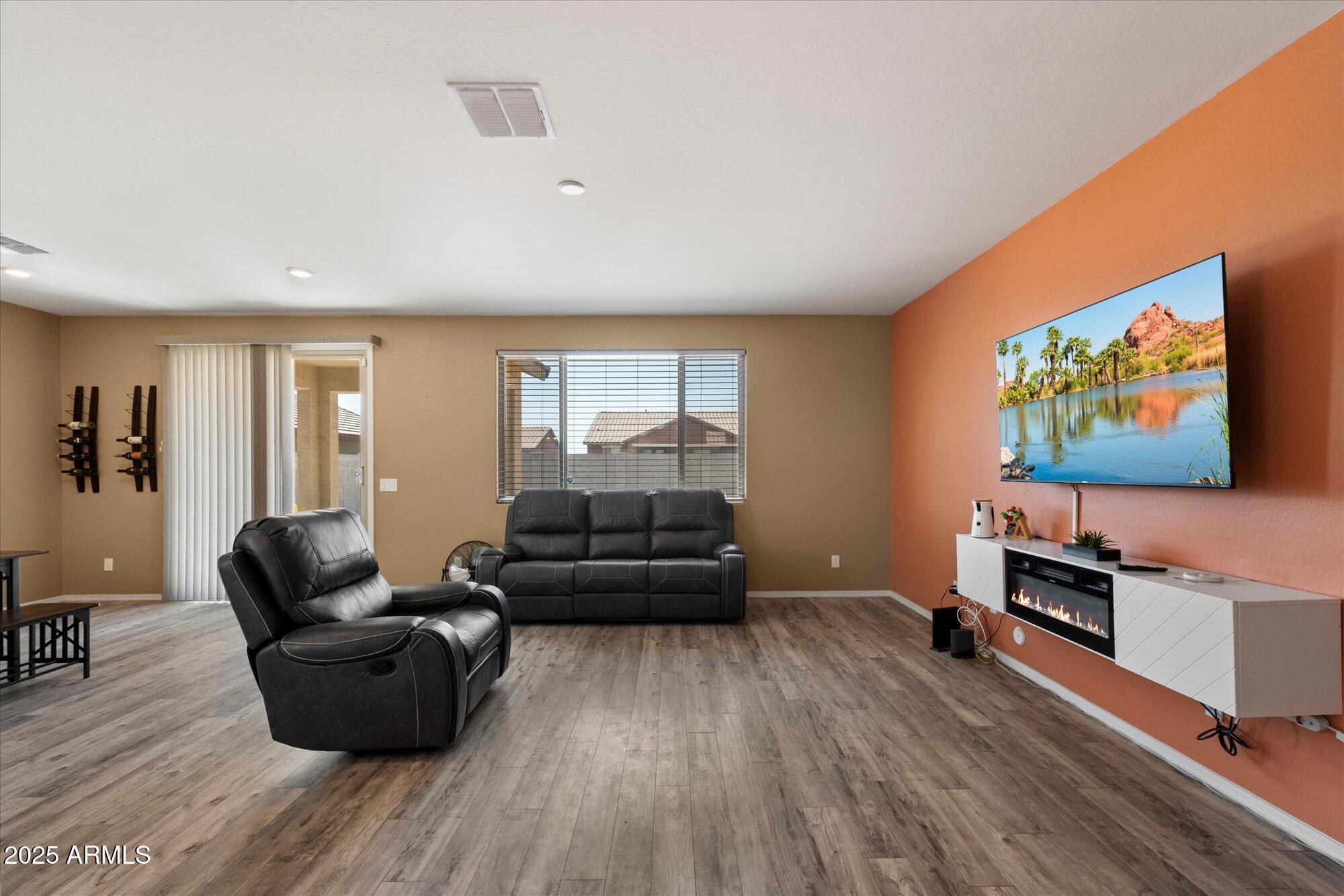 40657 W SOMERS Drive