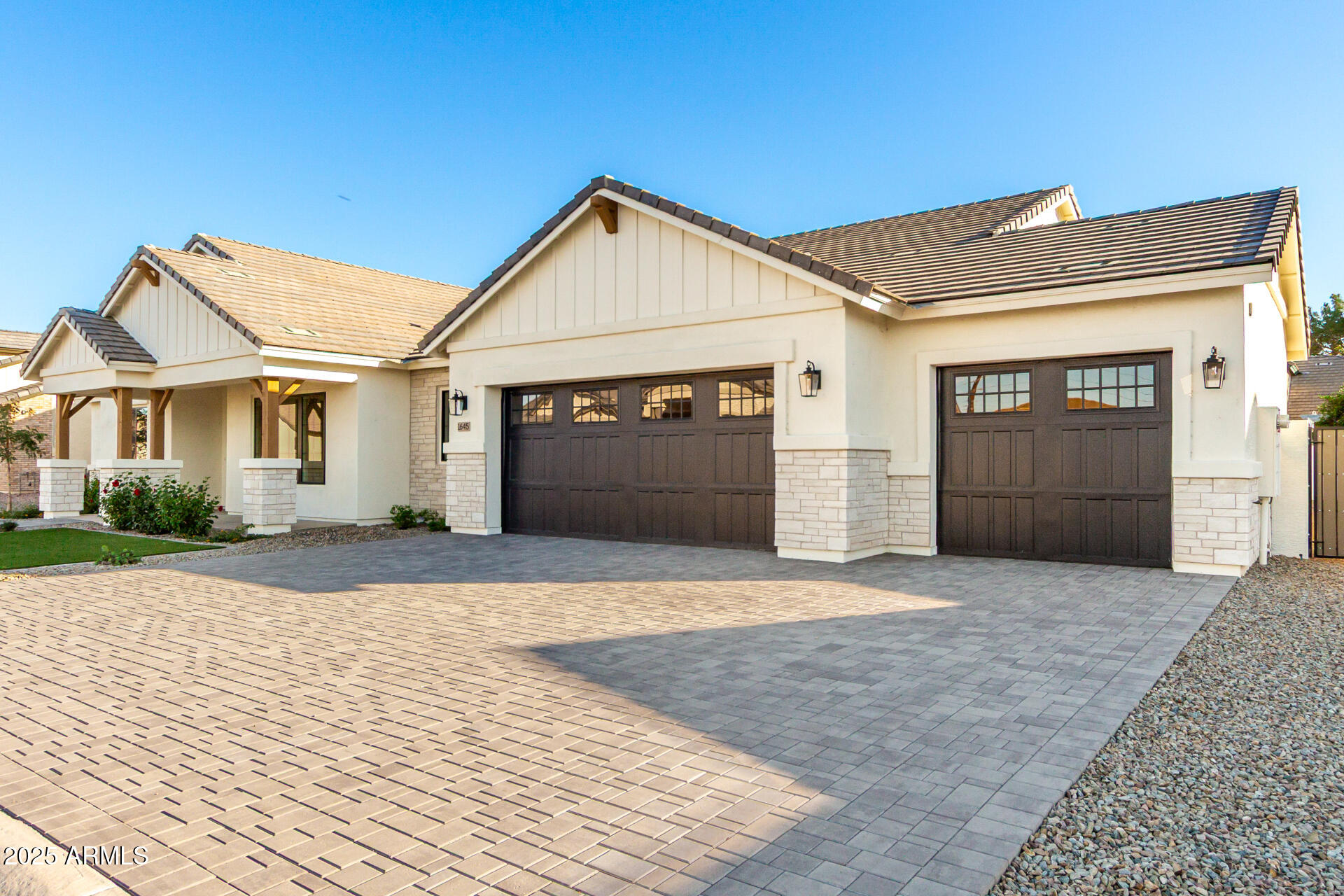 1645 E MINTON Street