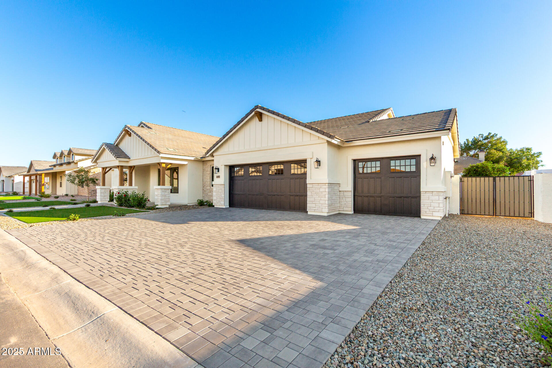 1645 E MINTON Street