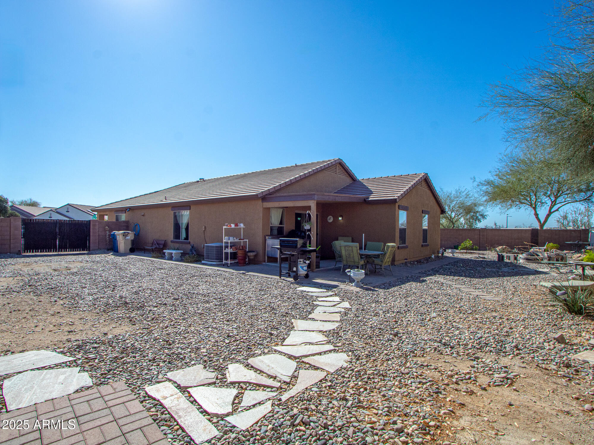 Buckeye, Arizona 85326, United States, 3 Bedrooms Bedrooms, ,2 BathroomsBathrooms,Residential,Pending,98066