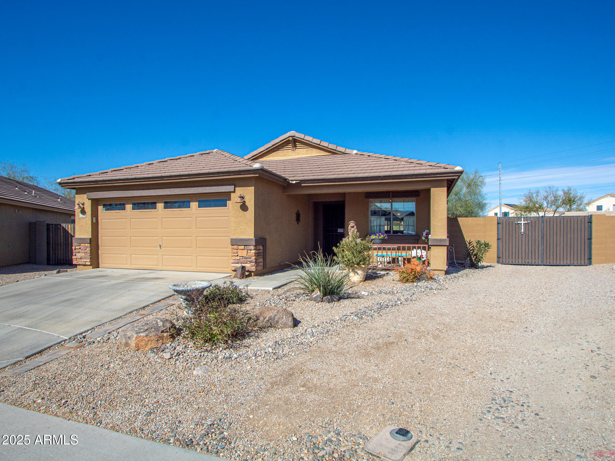 Buckeye, Arizona 85326, United States, 3 Bedrooms Bedrooms, ,2 BathroomsBathrooms,Residential,Pending,98066