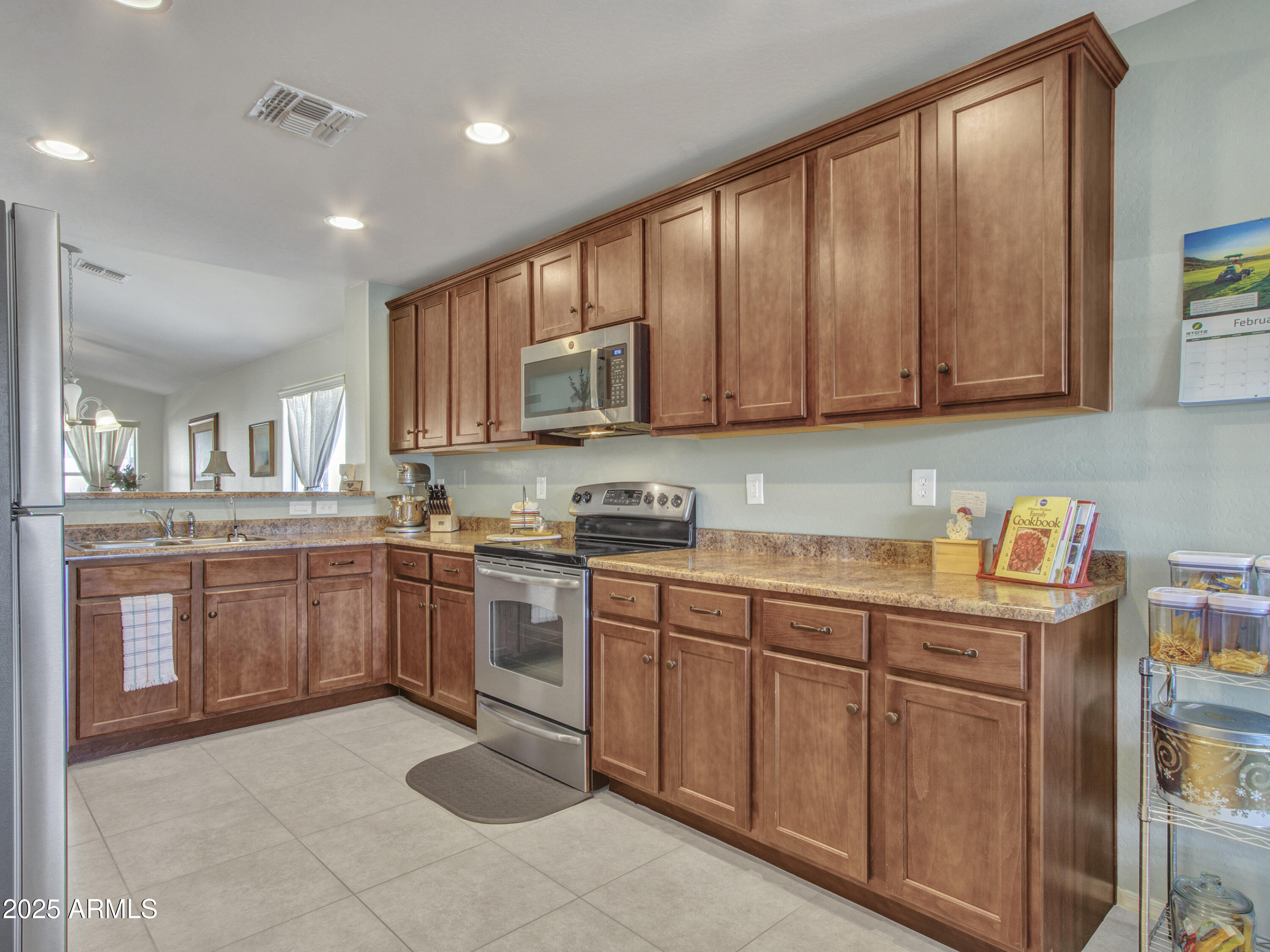 Buckeye, Arizona 85326, United States, 3 Bedrooms Bedrooms, ,2 BathroomsBathrooms,Residential,Pending,98066