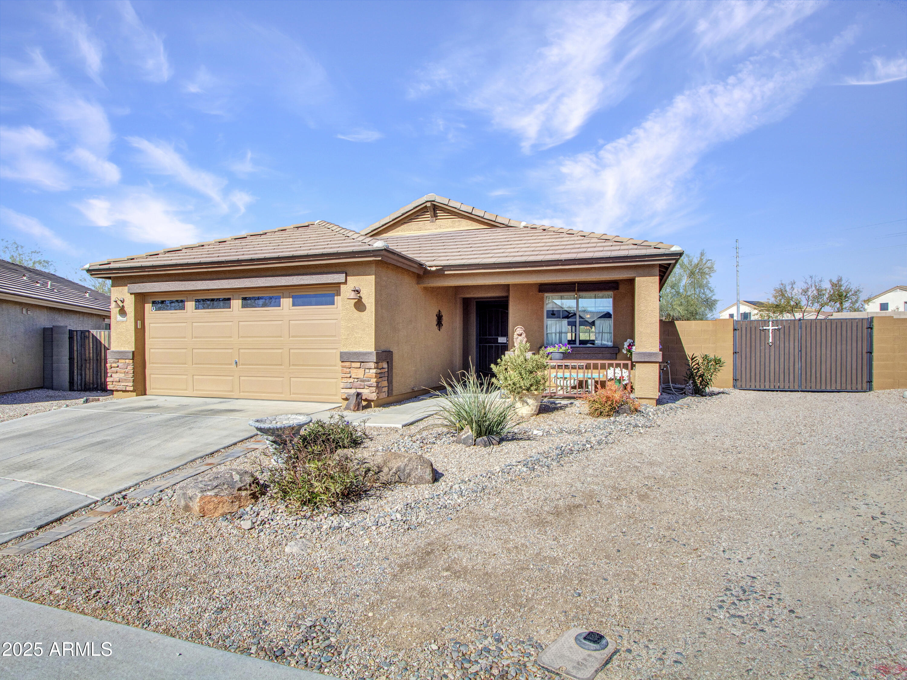 Buckeye, Arizona 85326, United States, 3 Bedrooms Bedrooms, ,2 BathroomsBathrooms,Residential,Pending,98066