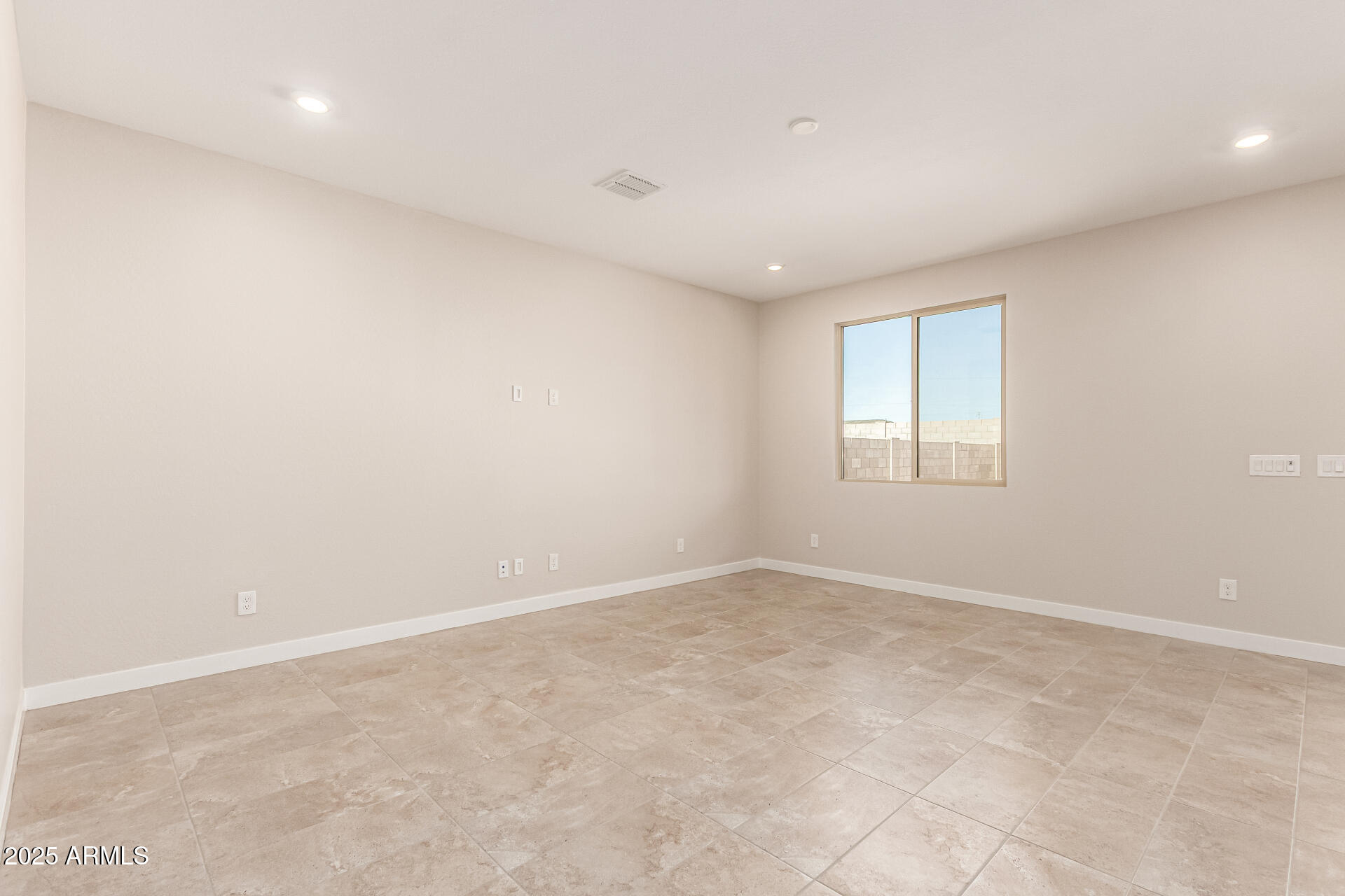 23194 W FLORENCE Avenue