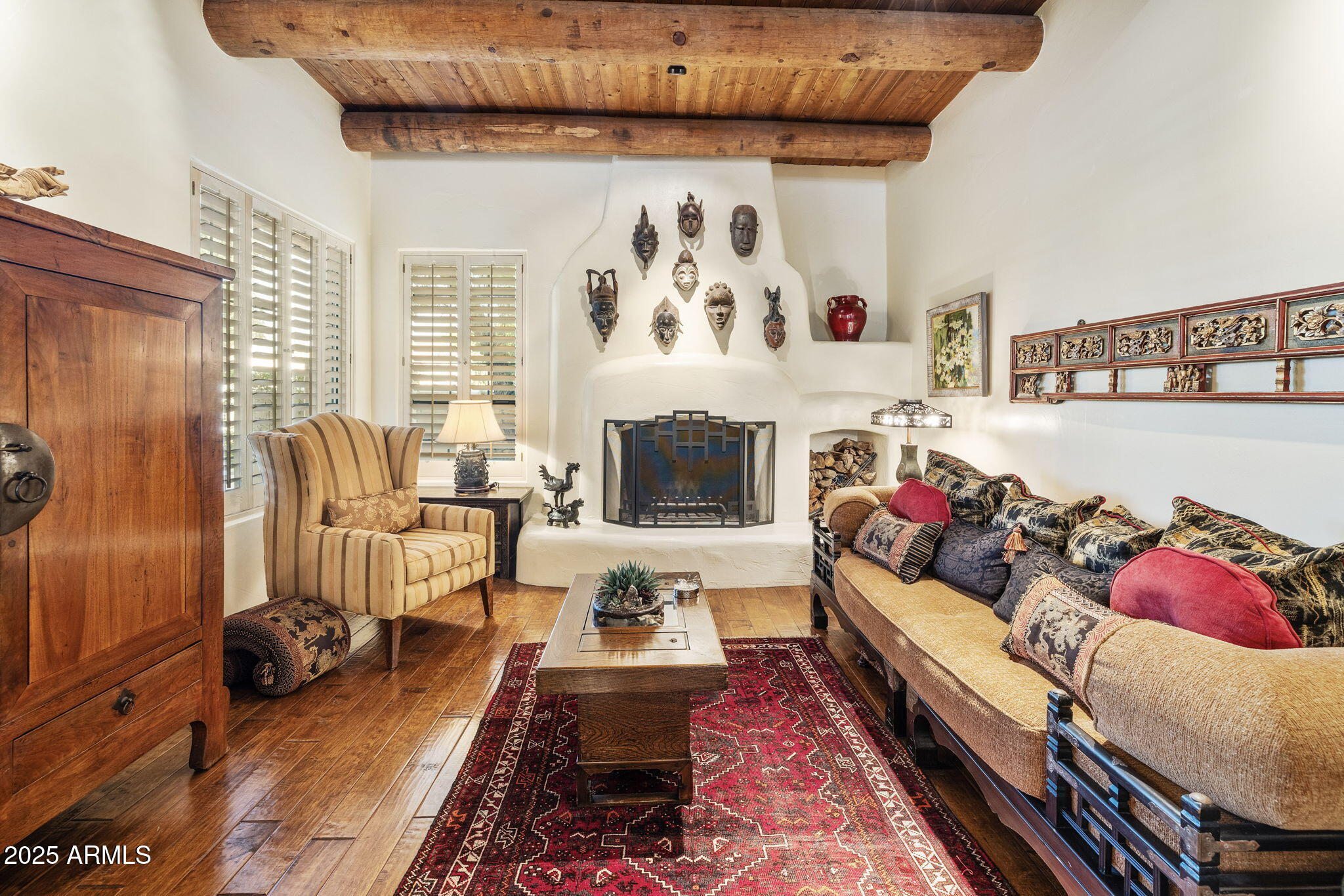 8205 E DEL CLARO Drive