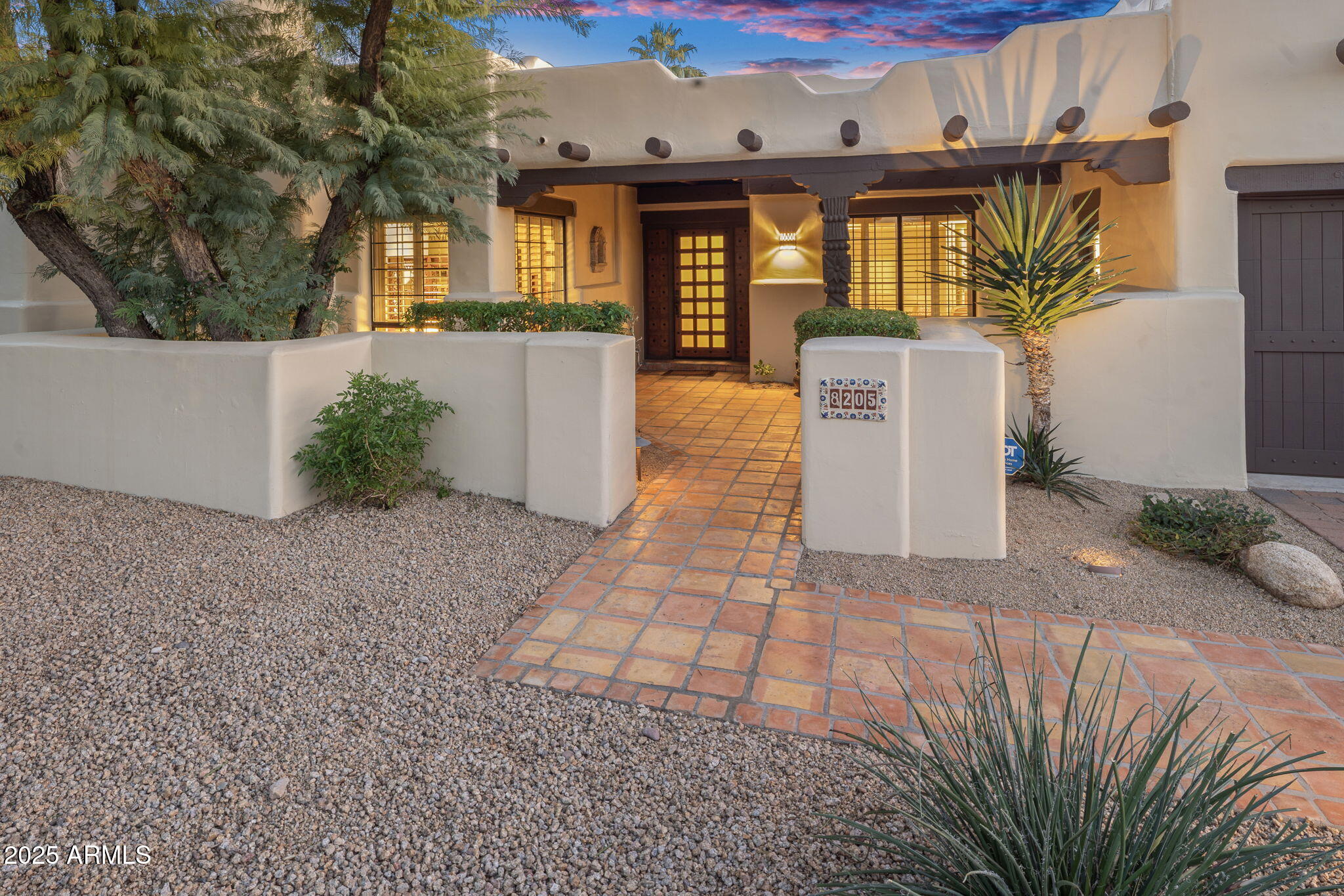 8205 E DEL CLARO Drive