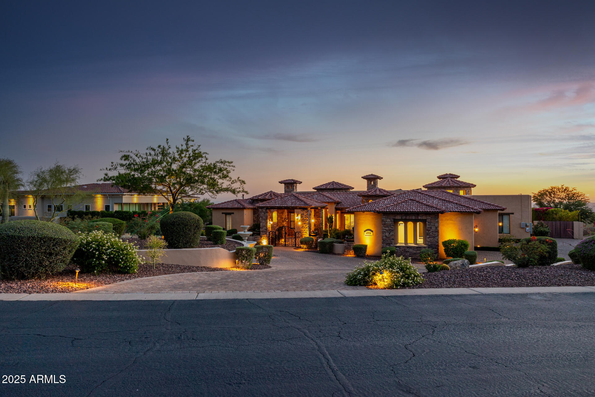 4328 N PINNACLE RIDGE Circle