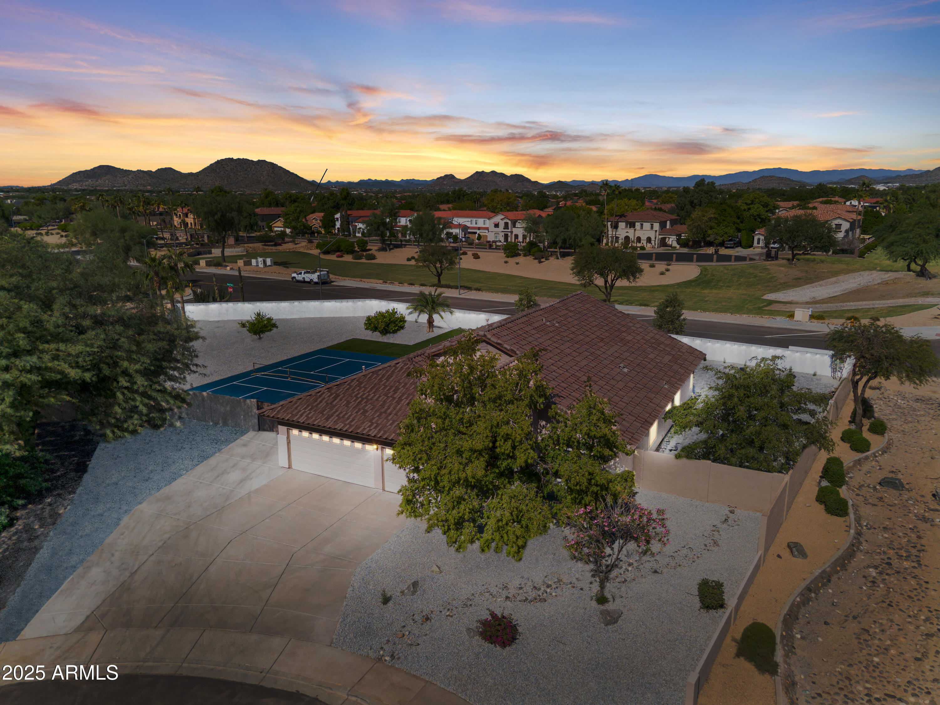 6994 W MONTE LINDO --