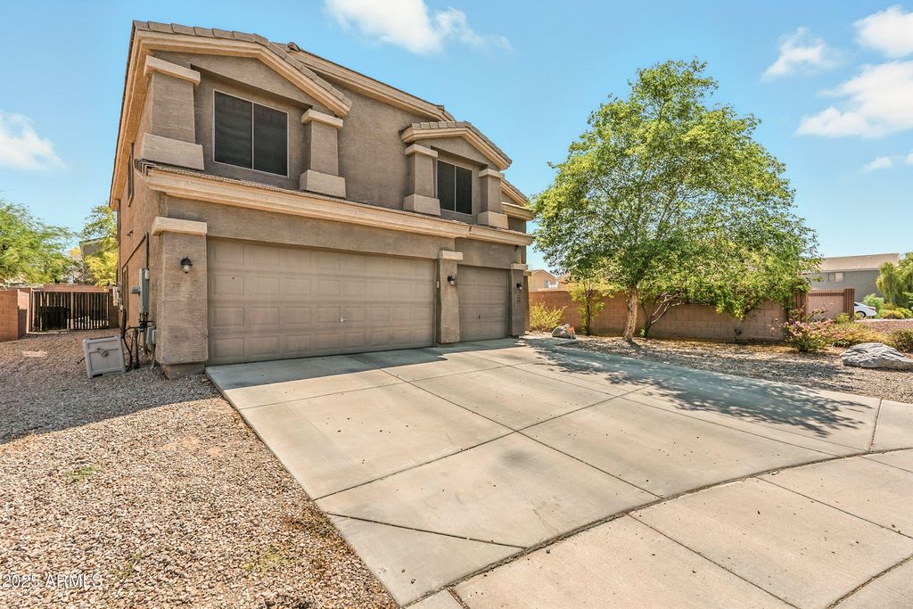 Photo of 12355 W Hazelwood Street, Avondale, AZ 85392 (MLS # 6905405)