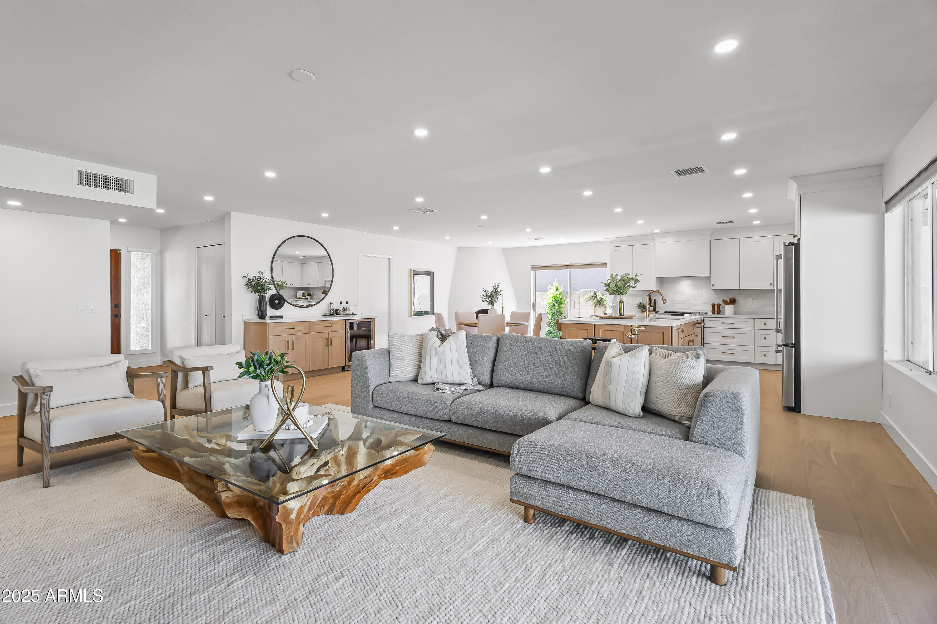 7648 N VIA DEL PARAISO --