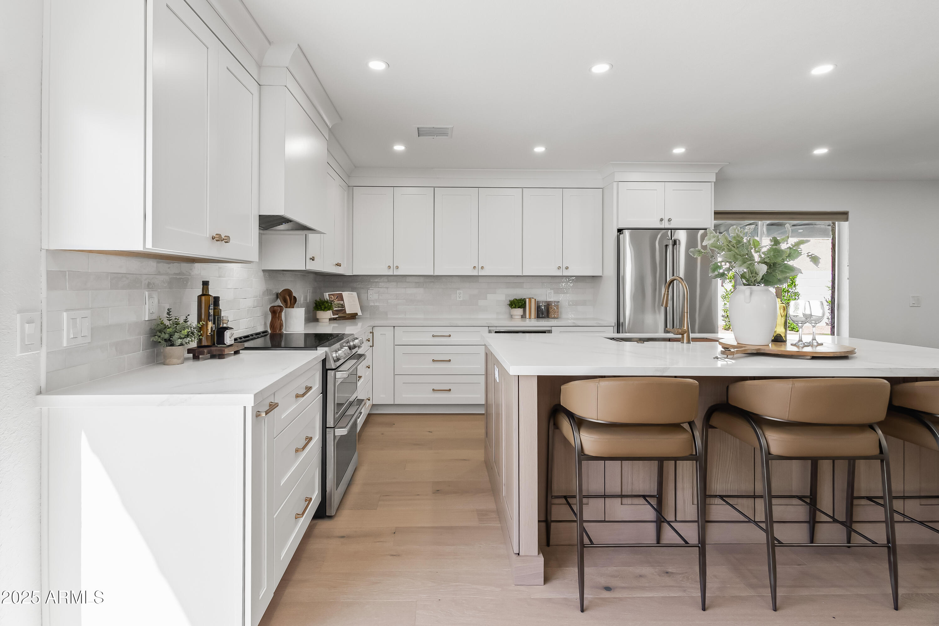7648 N VIA DEL PARAISO --