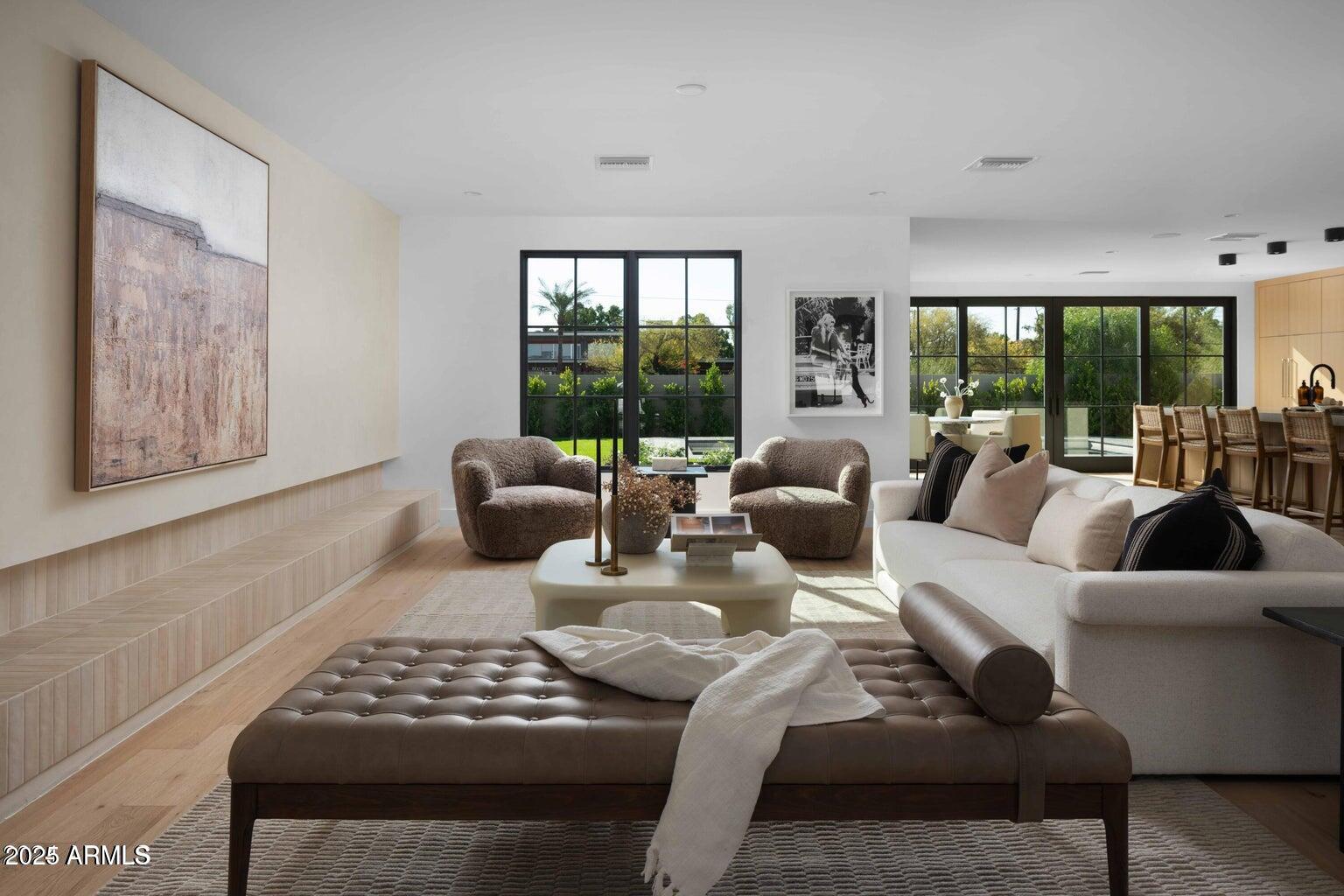 6039 E CALLE CAMELIA --