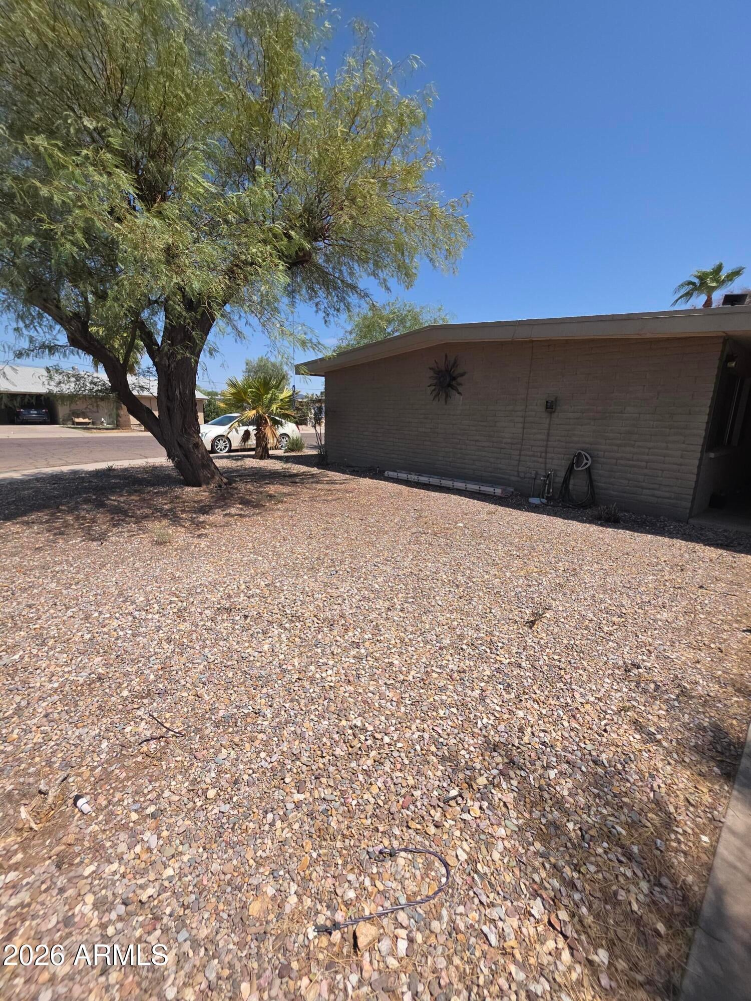 725 E BRENDA Drive